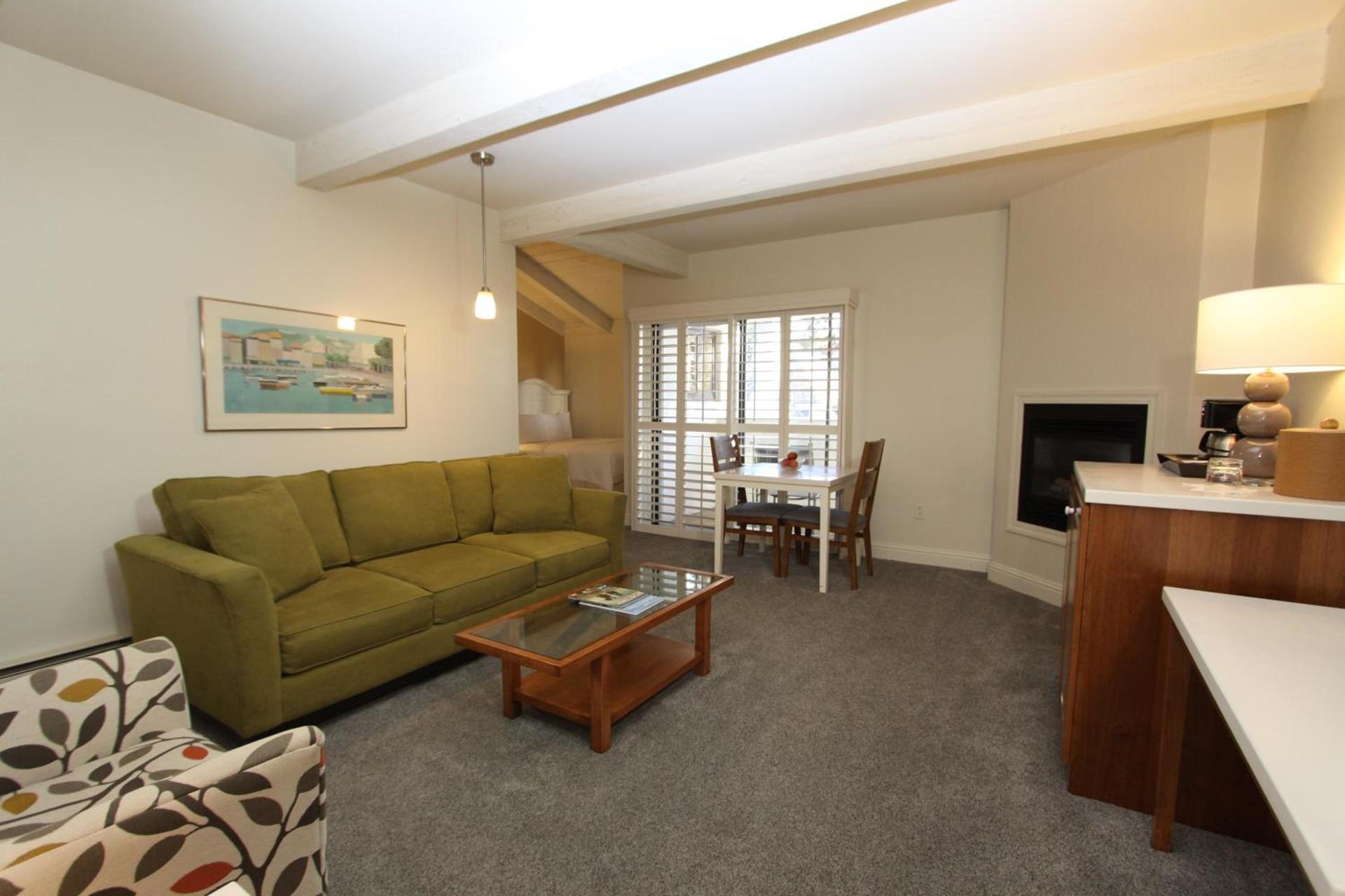 Lobos Lodge photo 11