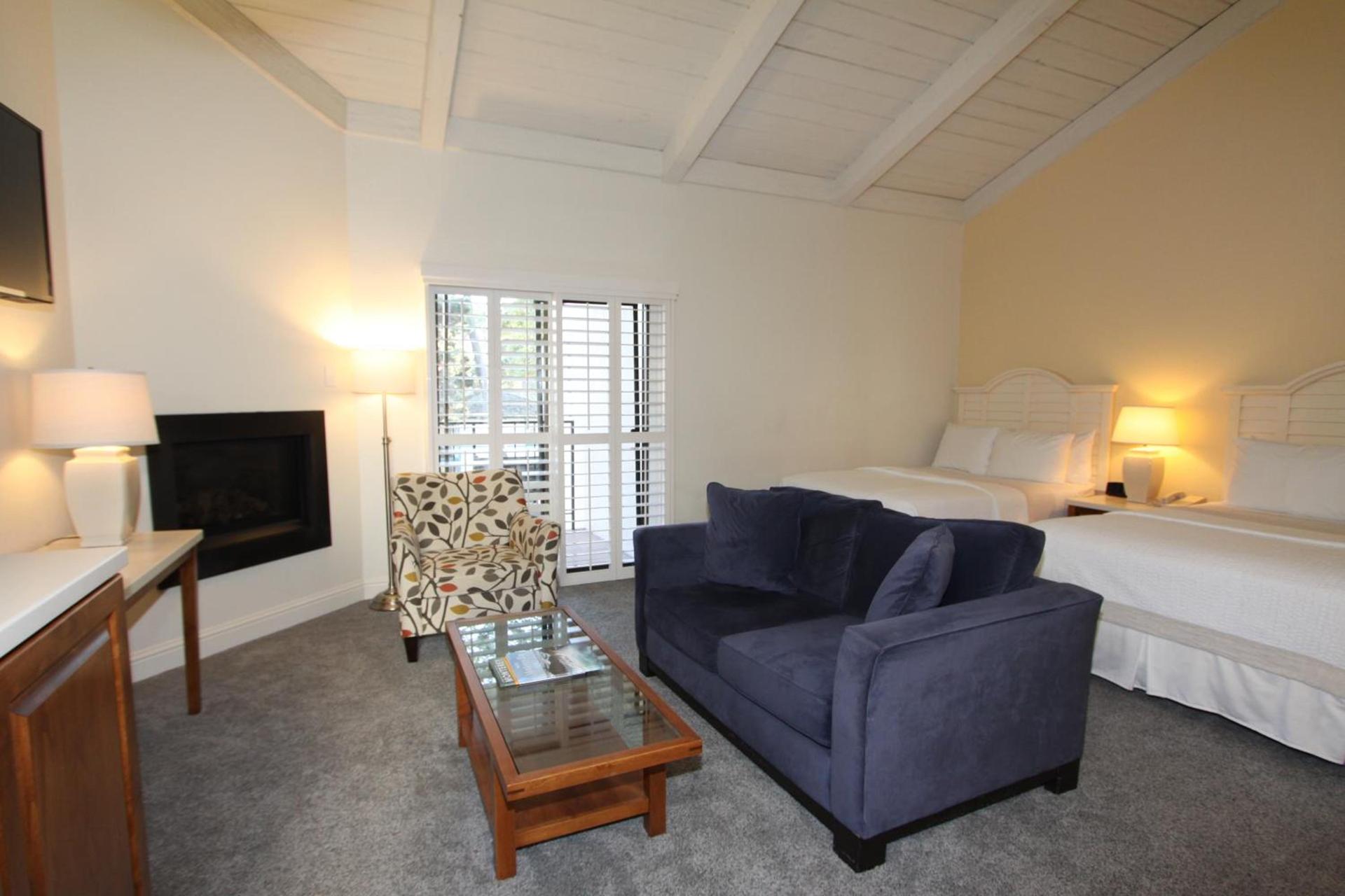 Lobos Lodge photo 14