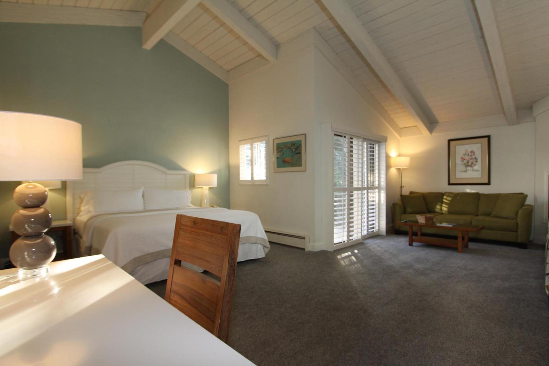 Lobos Lodge photo 16