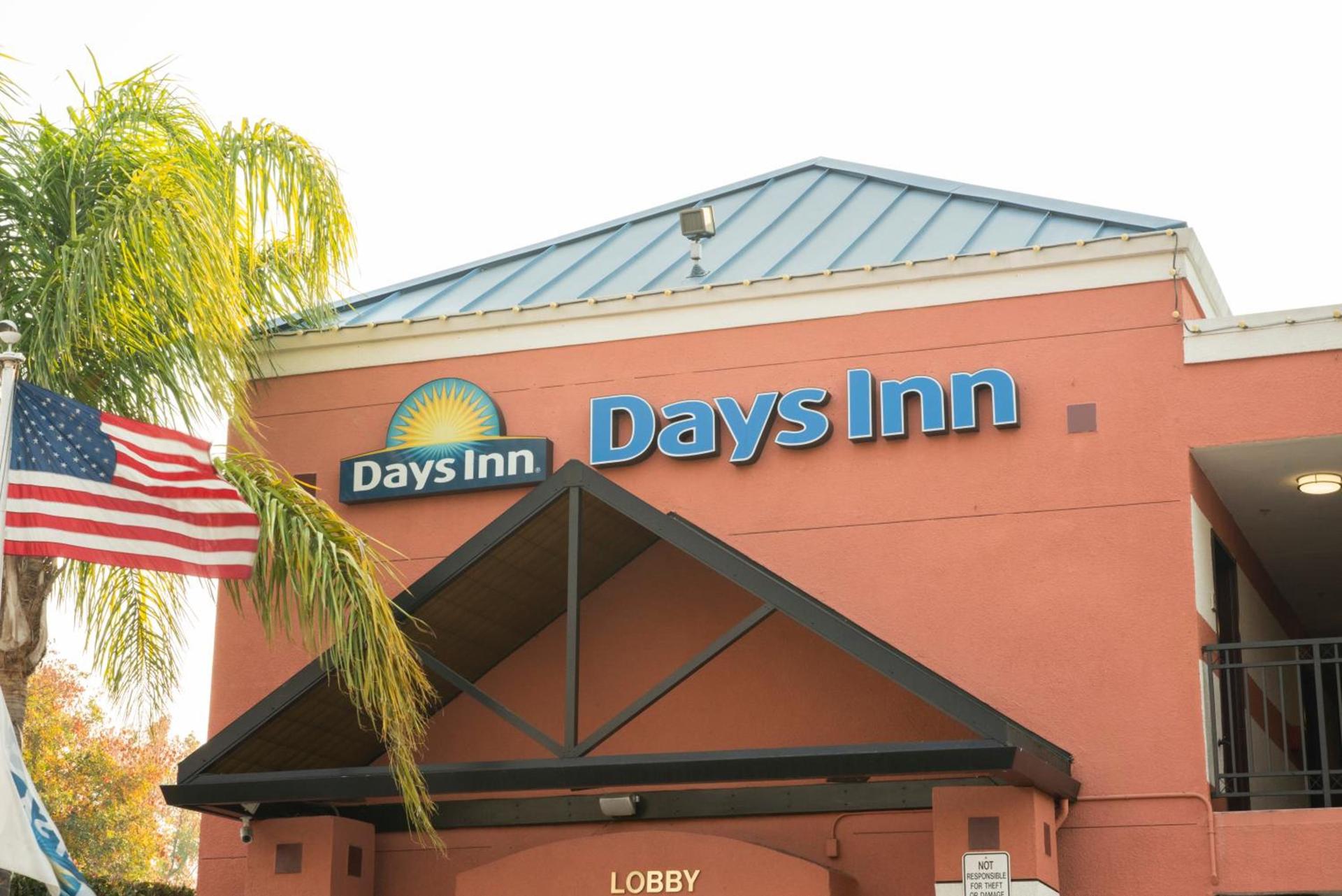 Days Inn by Wyndham Concord photo 5