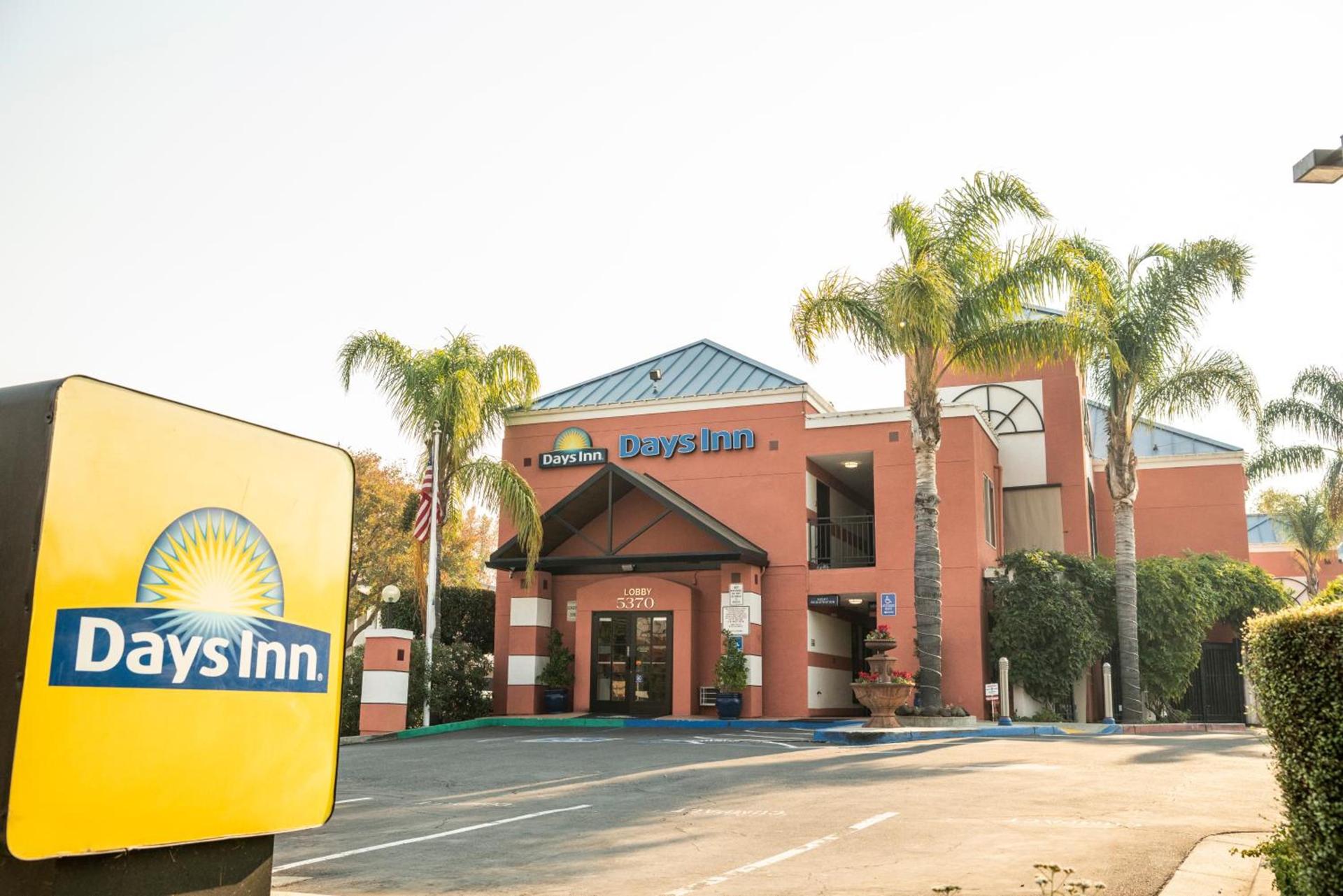 Days Inn by Wyndham Concord photo 6