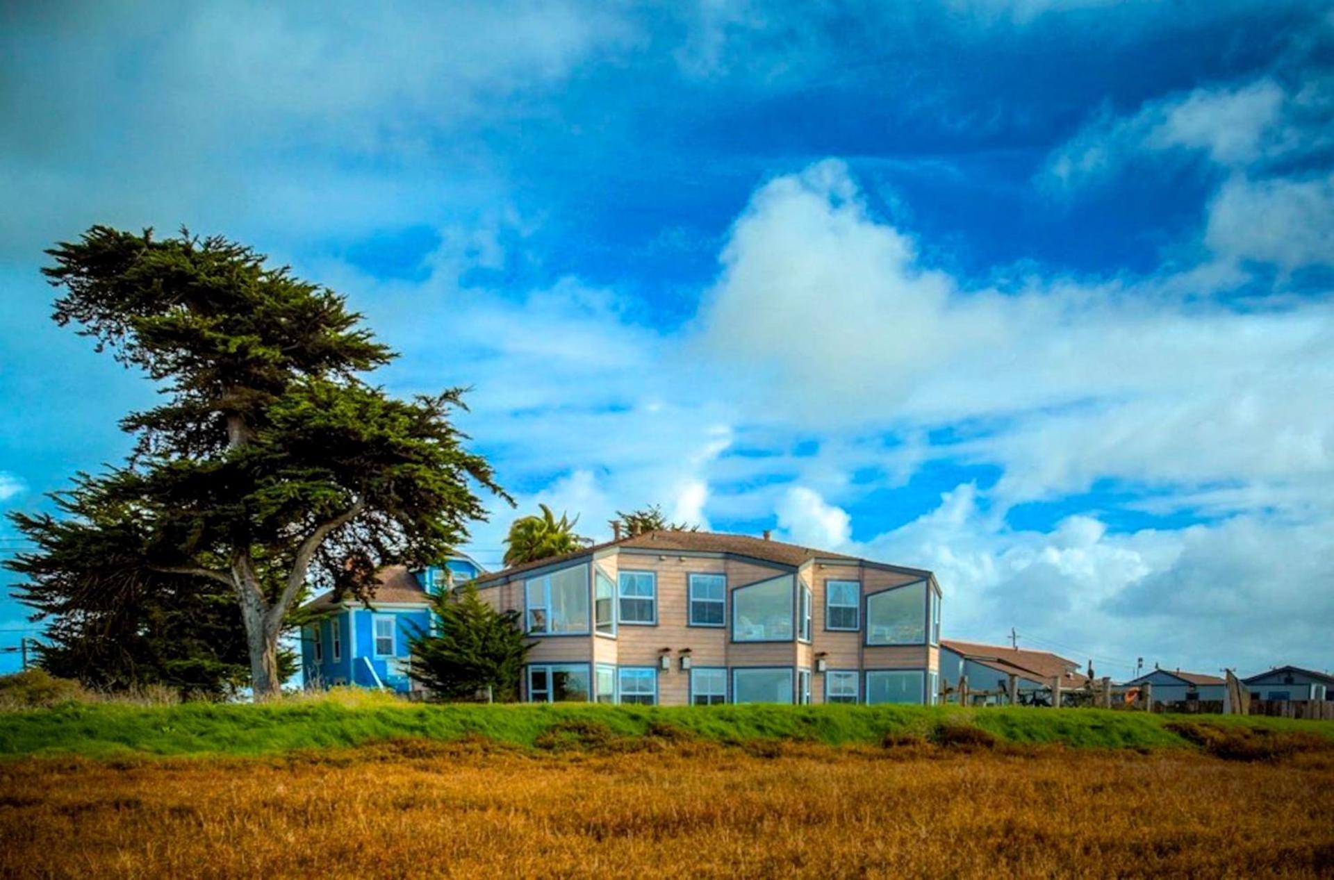 Captain's Inn at Moss Landing photo 33