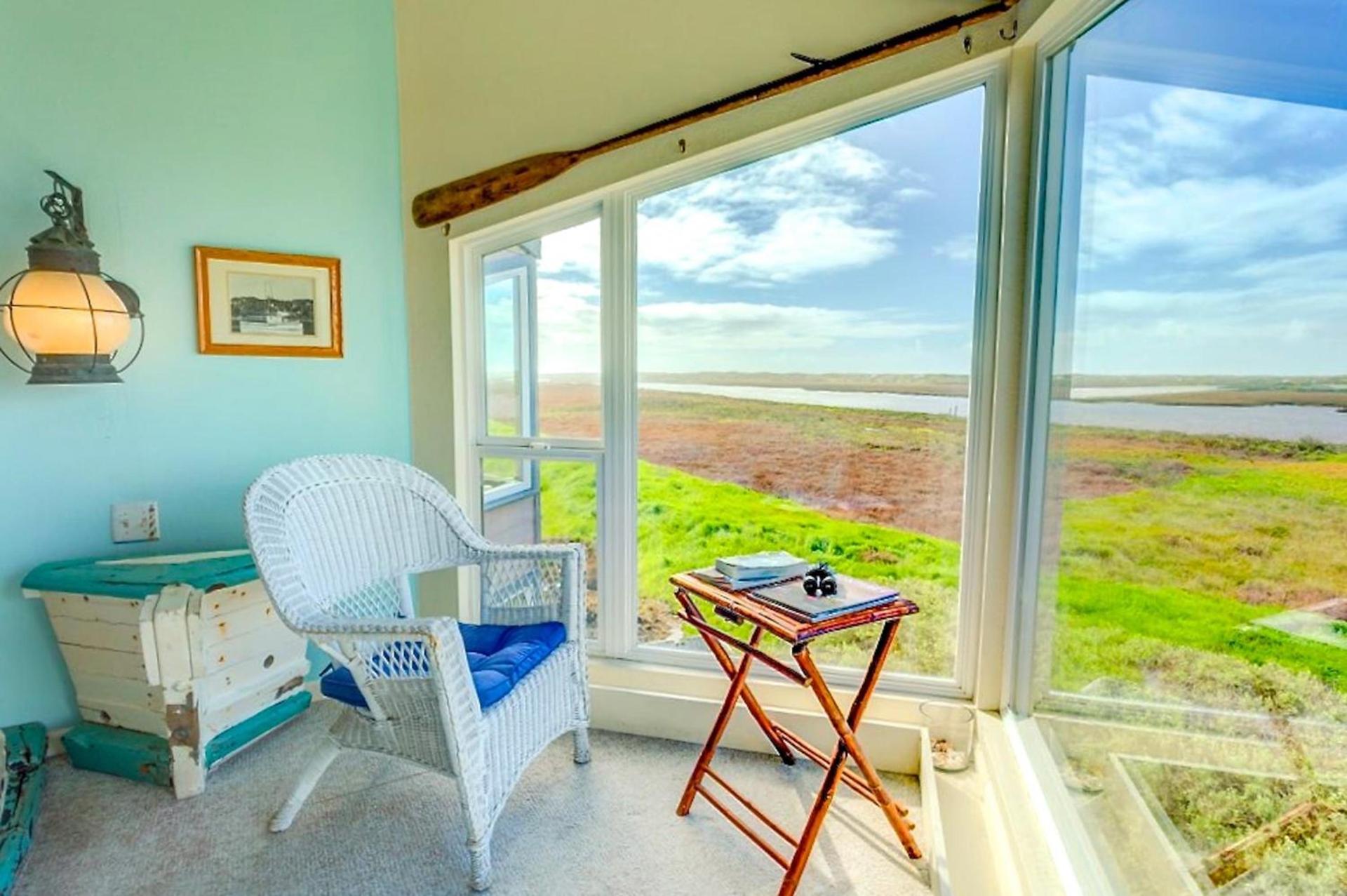 Captain's Inn at Moss Landing photo 36