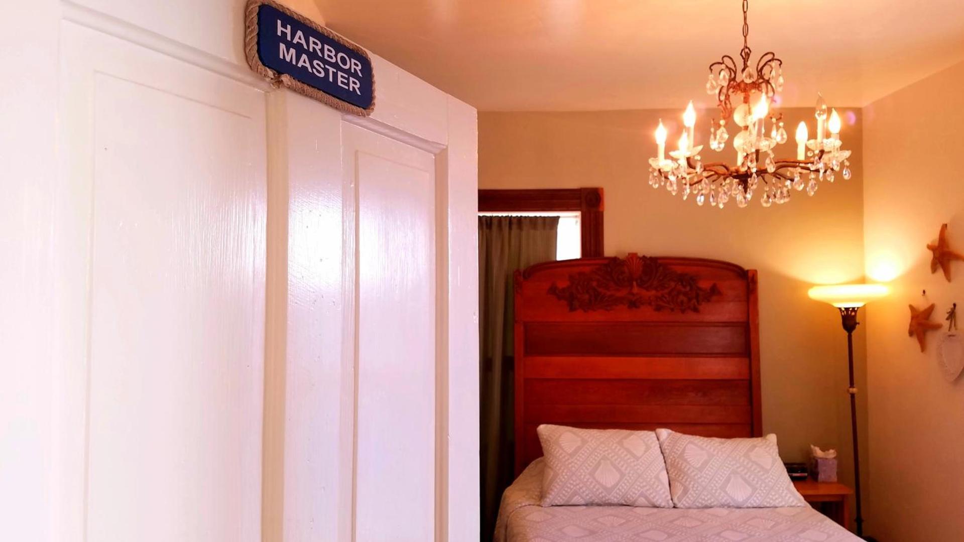 Captain's Inn at Moss Landing photo 26