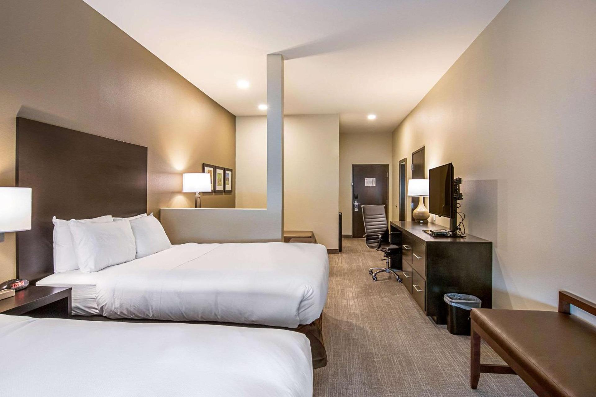 Comfort Suites Wooster near University Campus photo 23