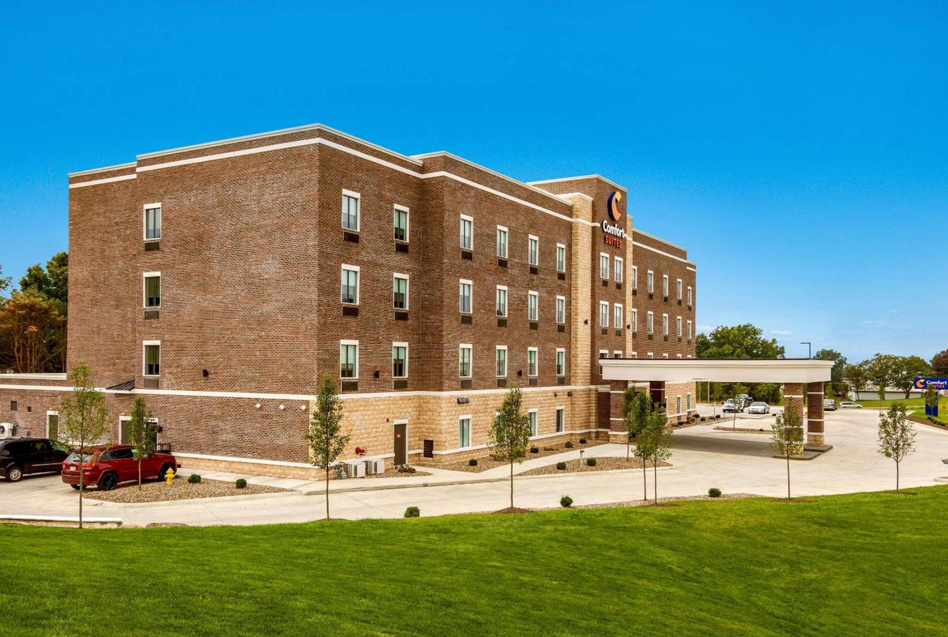 Comfort Suites Wooster near University Campus photo 4