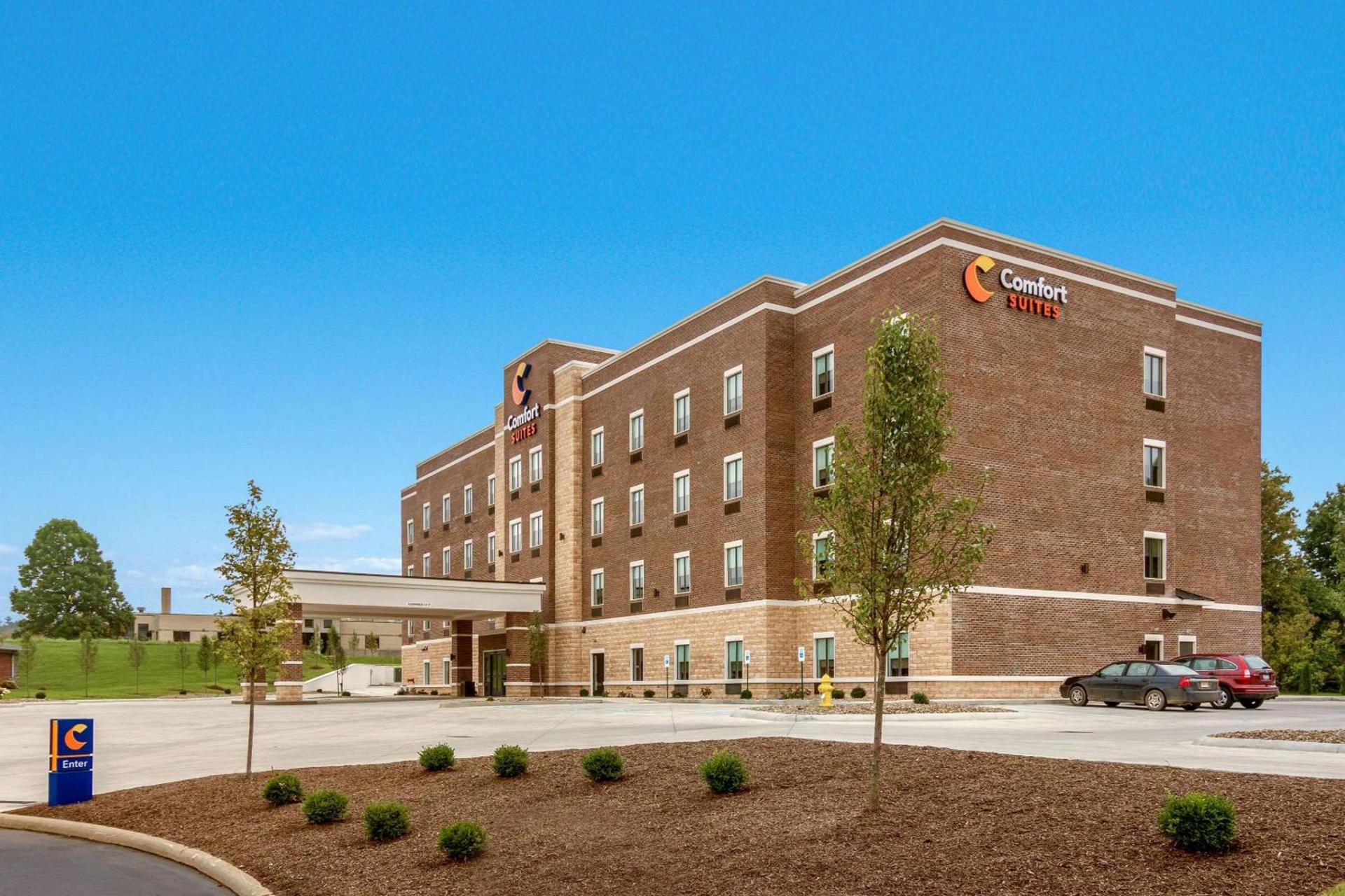 Comfort Suites Wooster near University Campus photo 2