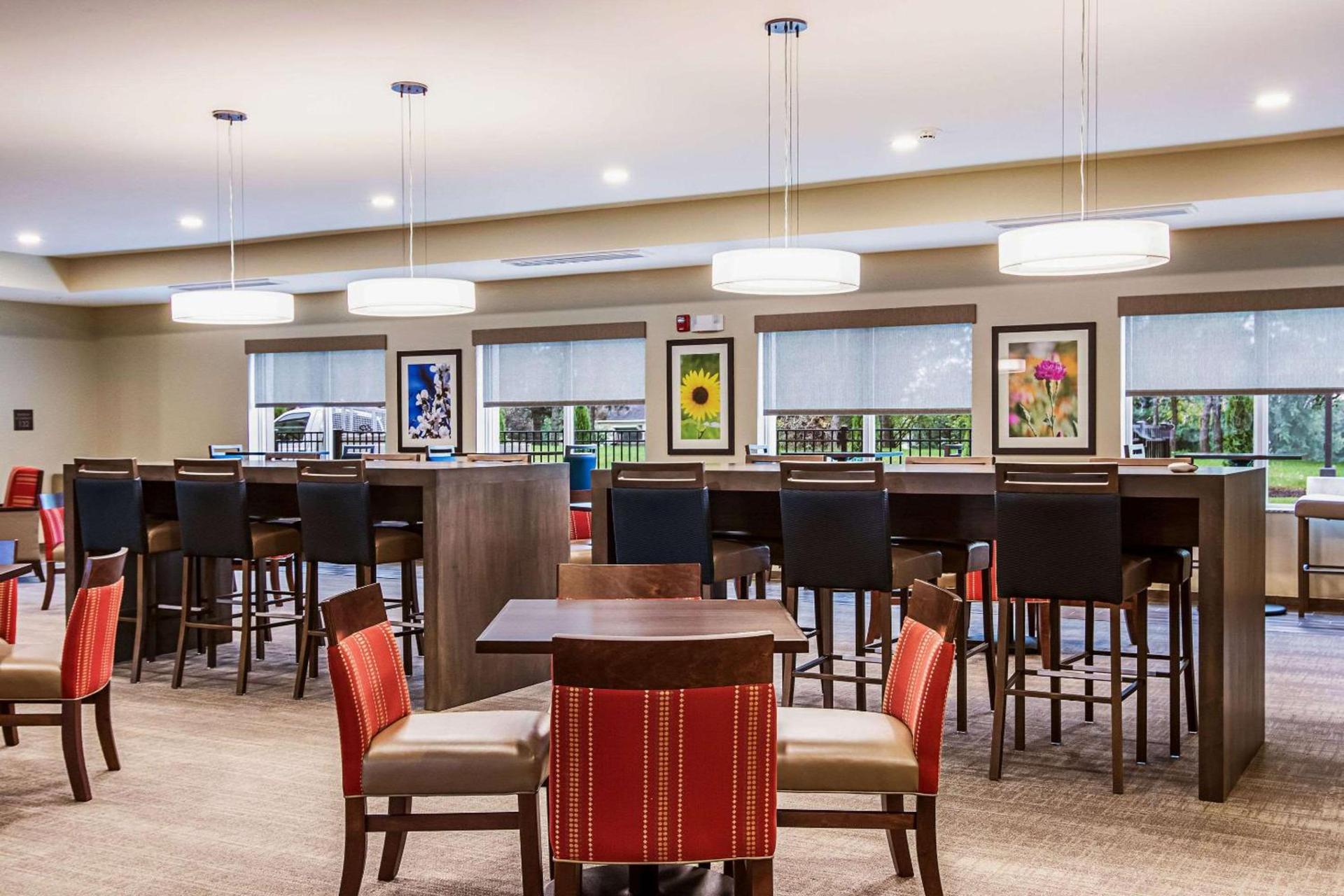 Comfort Suites Wooster near University Campus photo 47