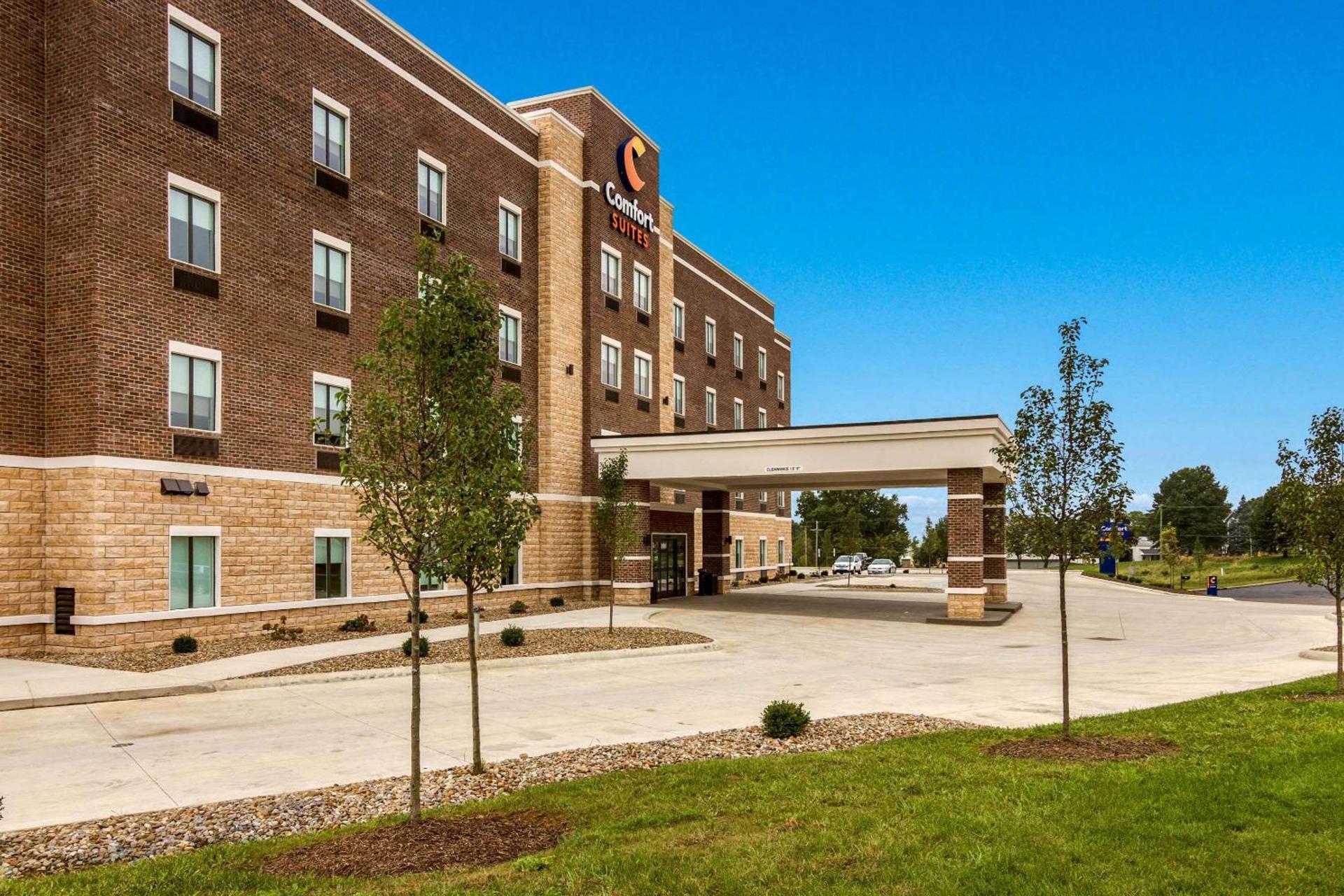 Comfort Suites Wooster near University Campus photo 5