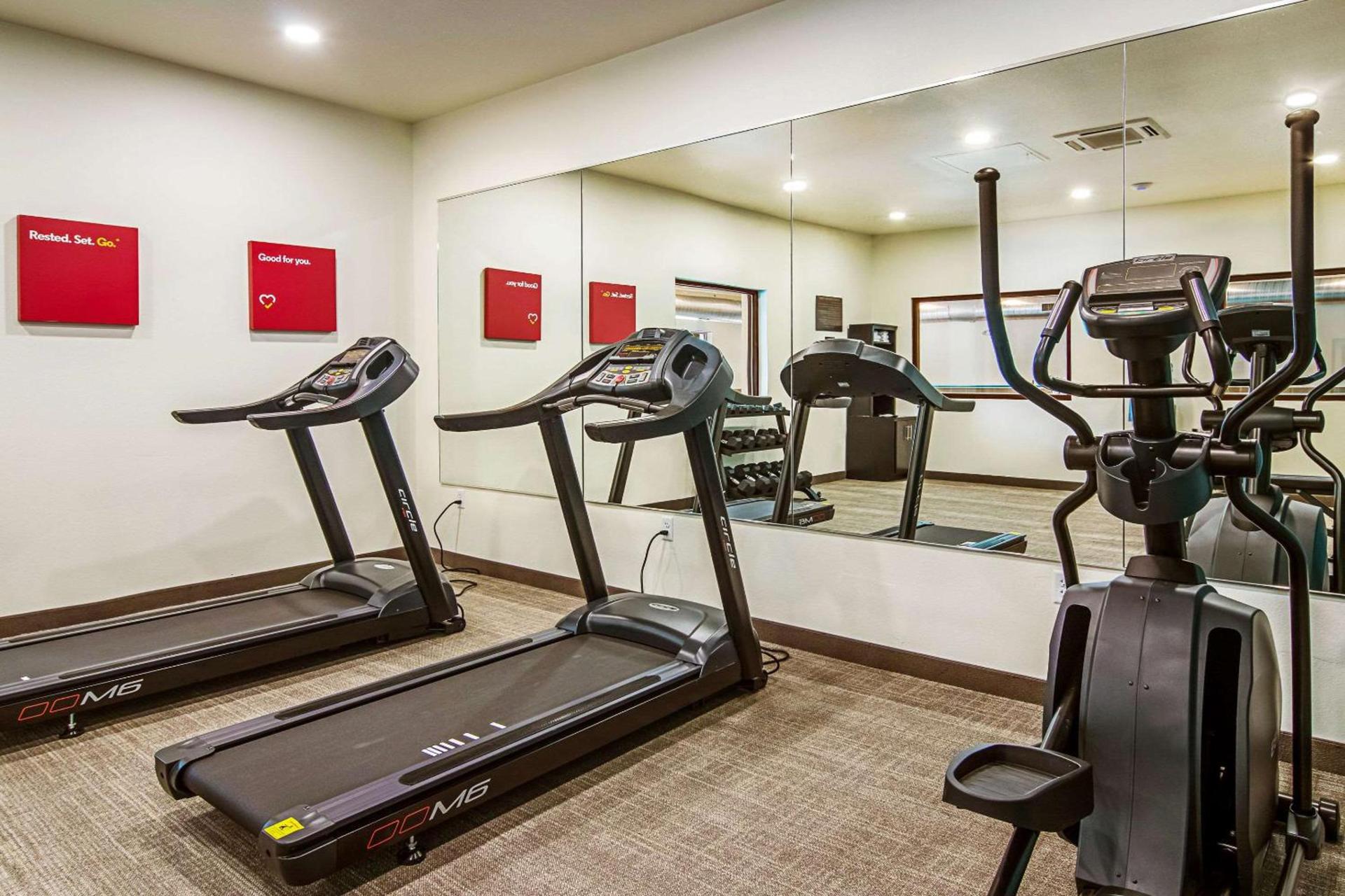 Comfort Suites Wooster near University Campus photo 35