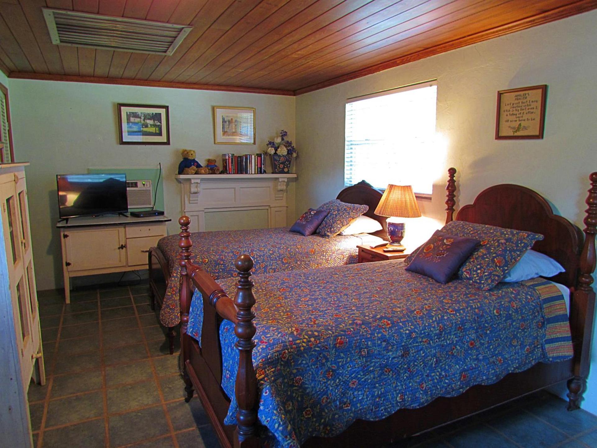 The Yearling Cabins photo 16