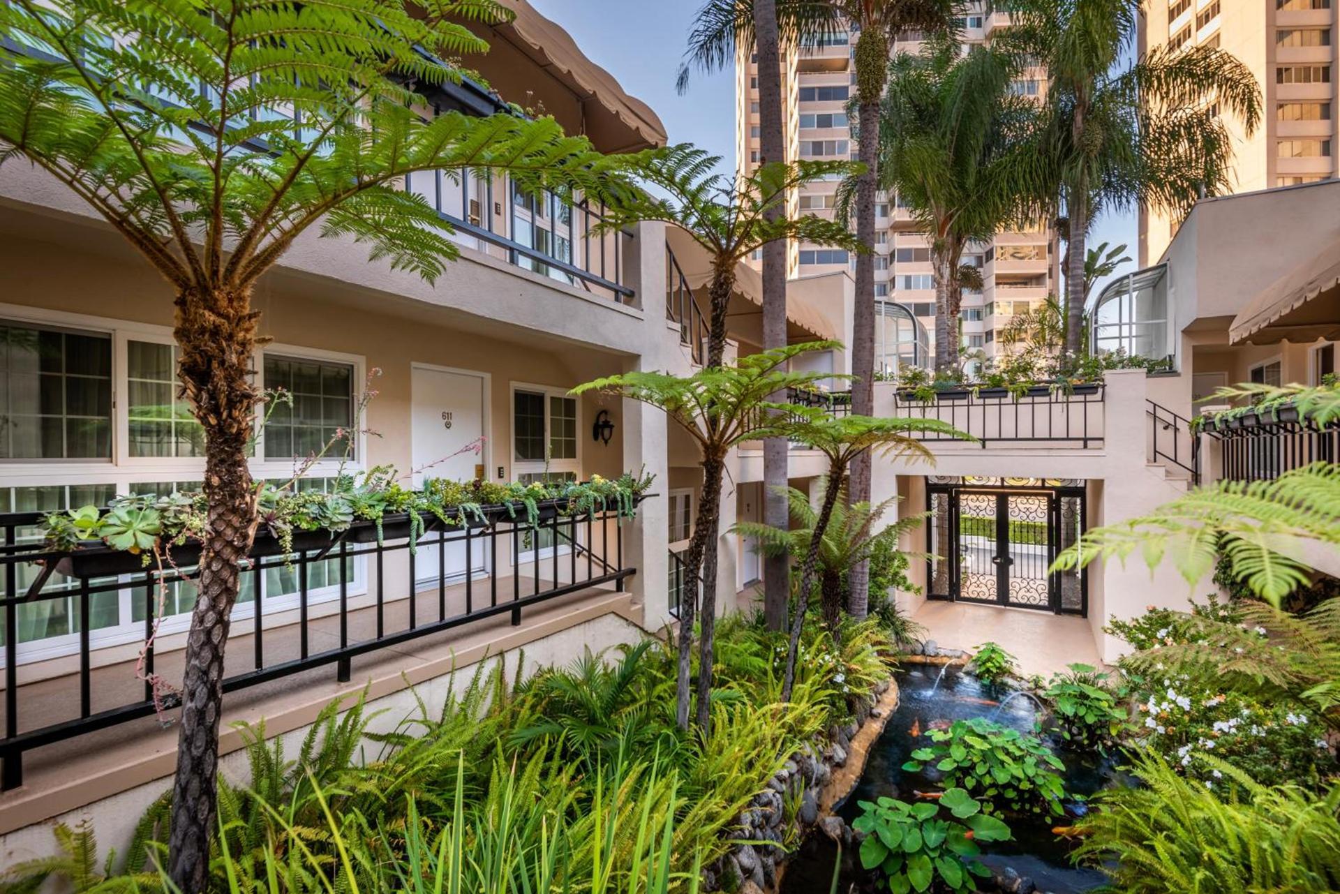 Beverly Hills Plaza Hotel & Spa photo 16