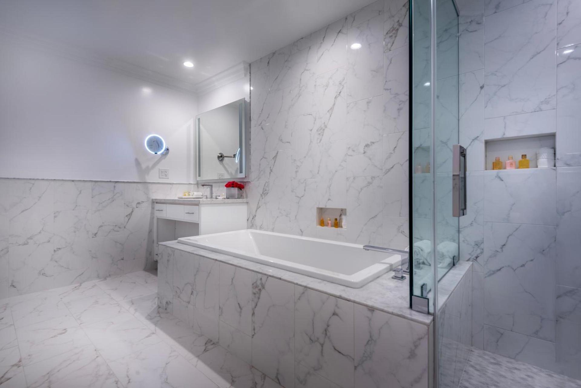 Beverly Hills Plaza Hotel & Spa photo 12