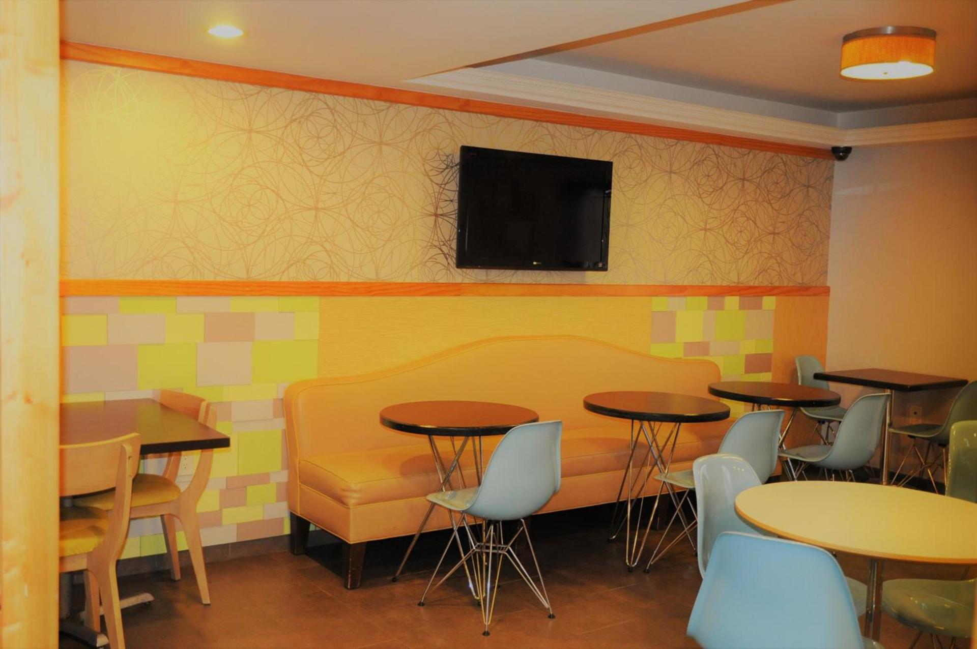 Ramada by Wyndham Staten Island photo 19