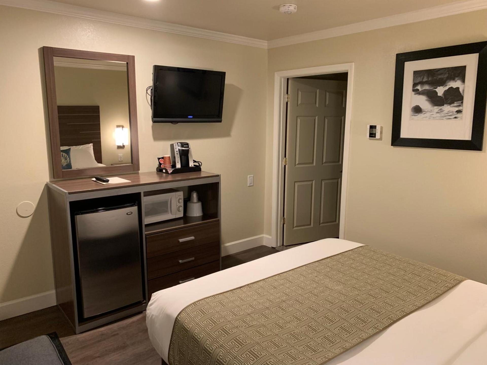 El Castell Motel photo 6