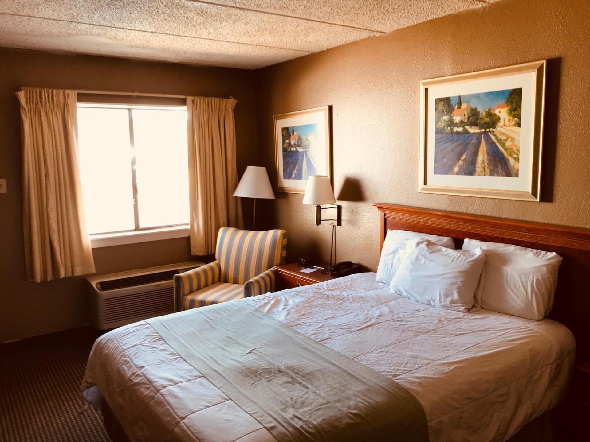 Americas Best Value Inn Laredo photo 47