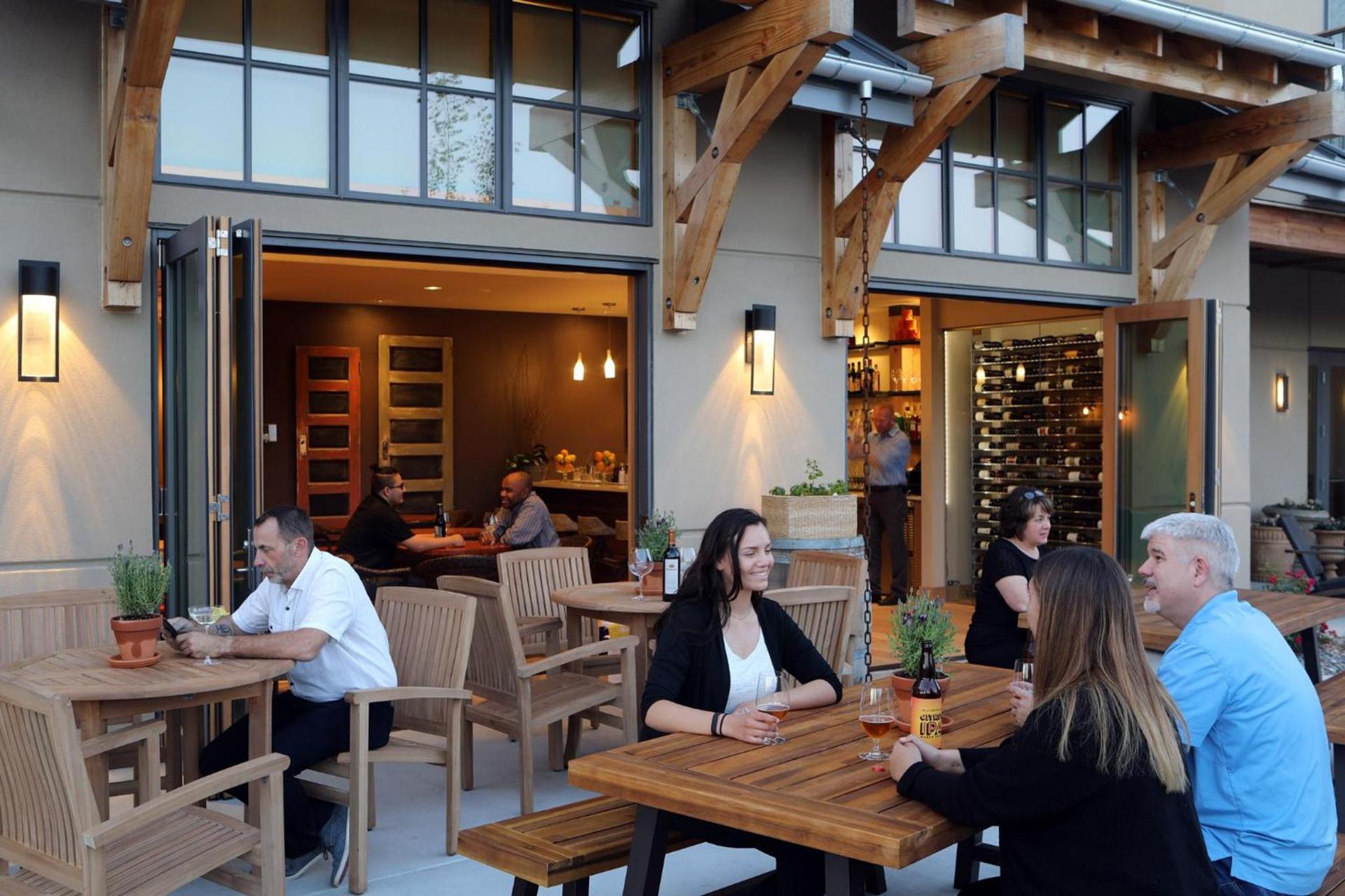 The Lodge at Columbia Point photo 8