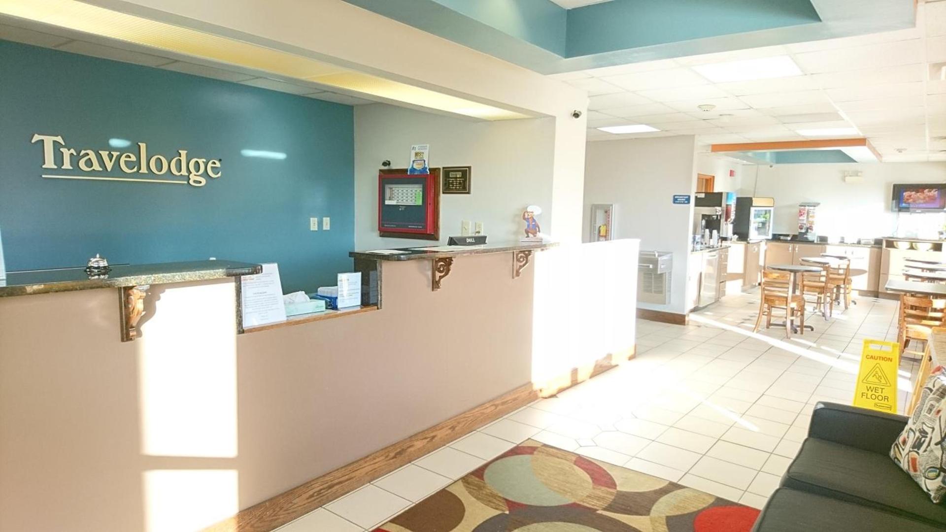 Travelodge by Wyndham Knoxville East photo 3