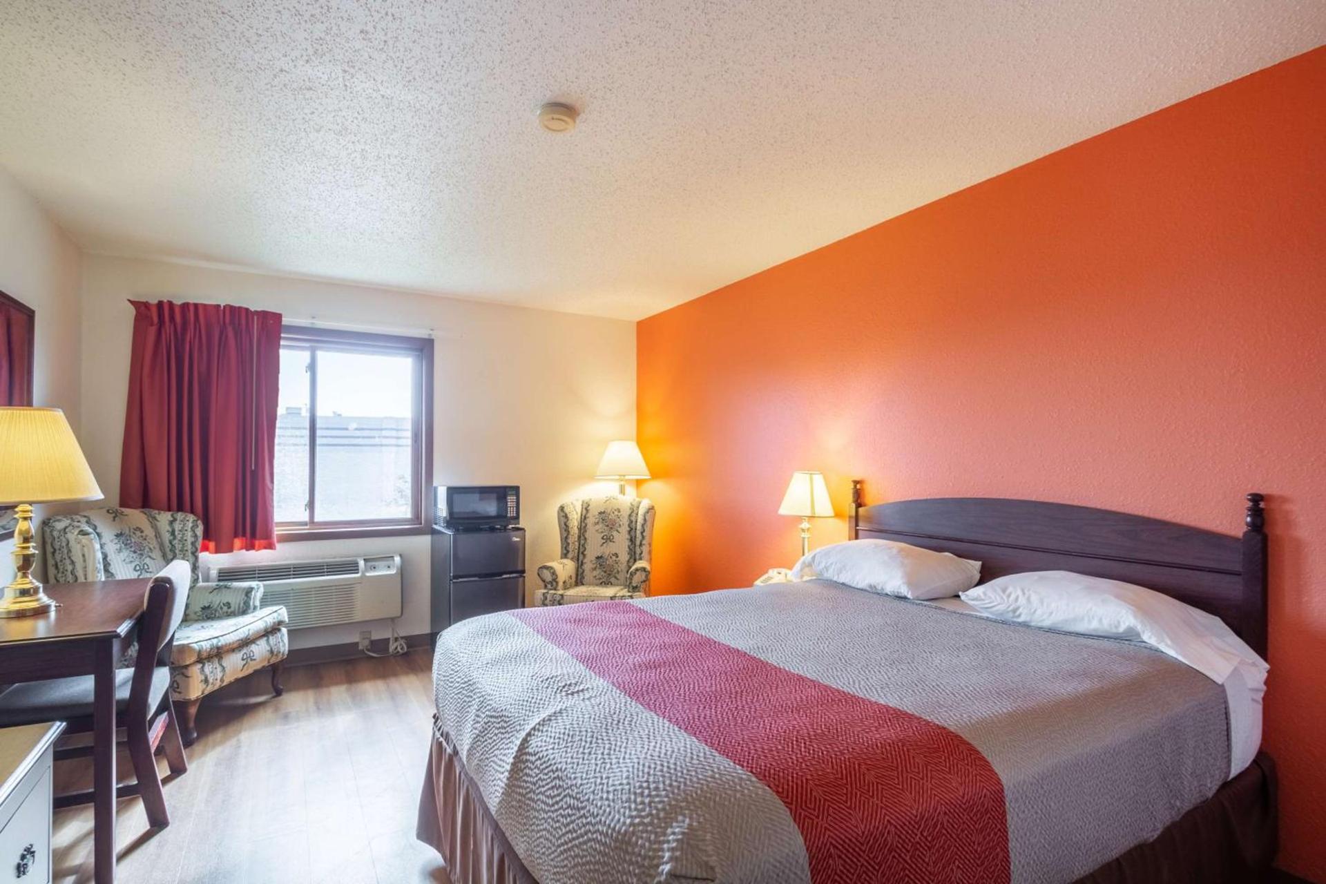 Motel 6-Saukville, WI photo 8