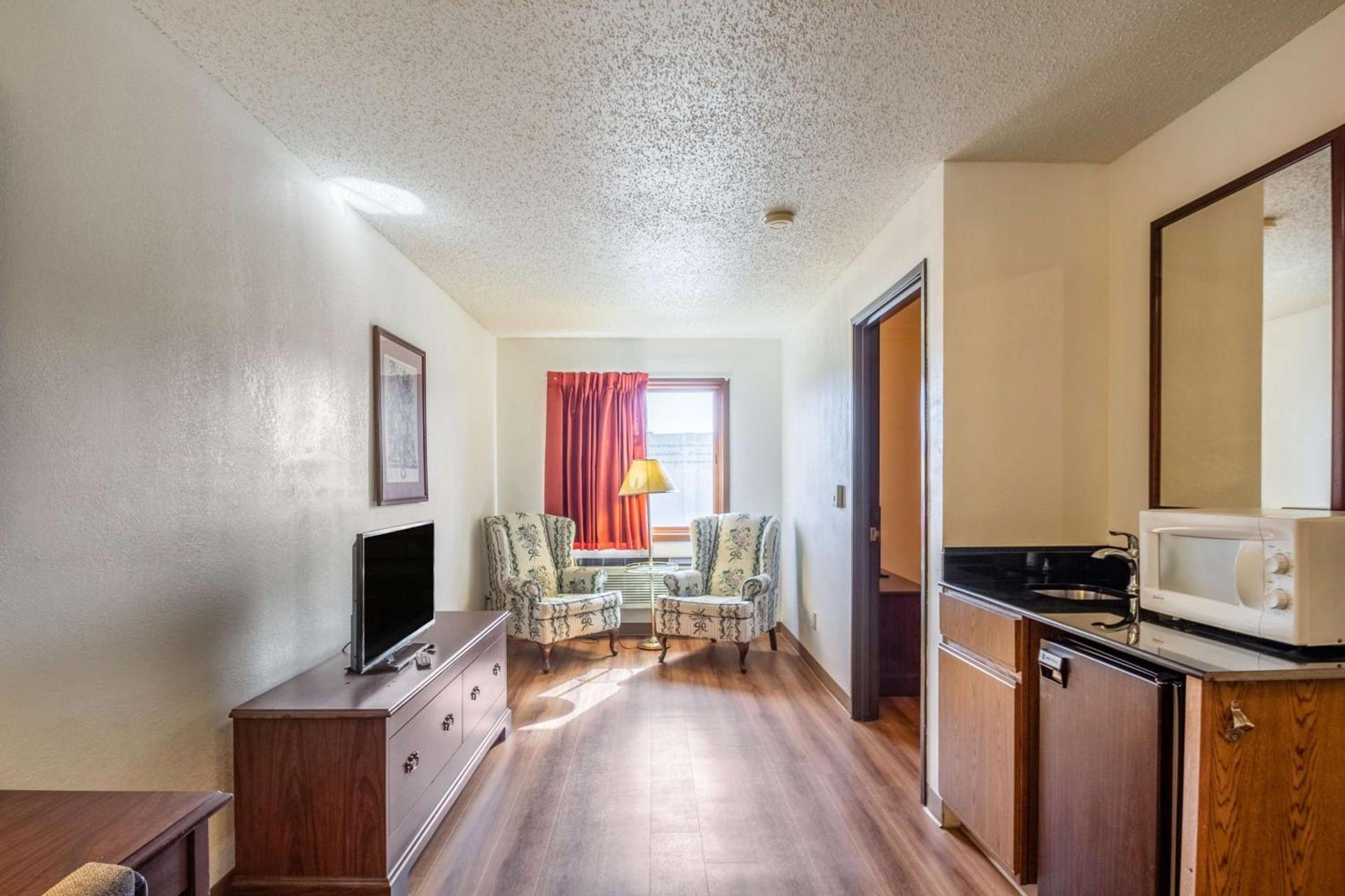 Motel 6-Saukville, WI photo 13