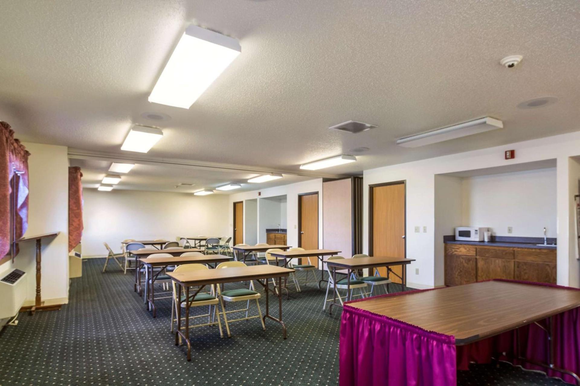 Motel 6-Saukville, WI photo 27