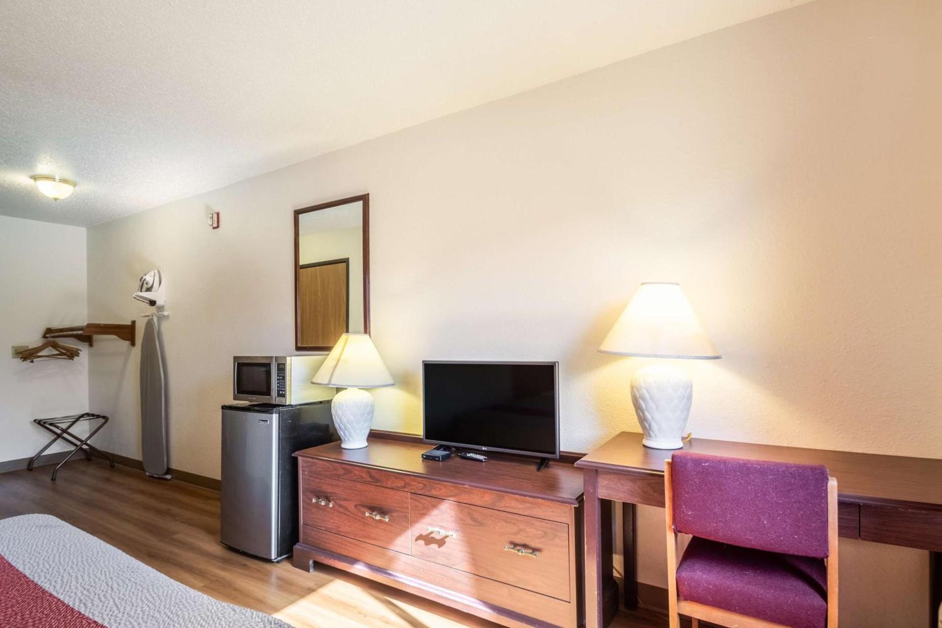 Motel 6-Saukville, WI photo 6