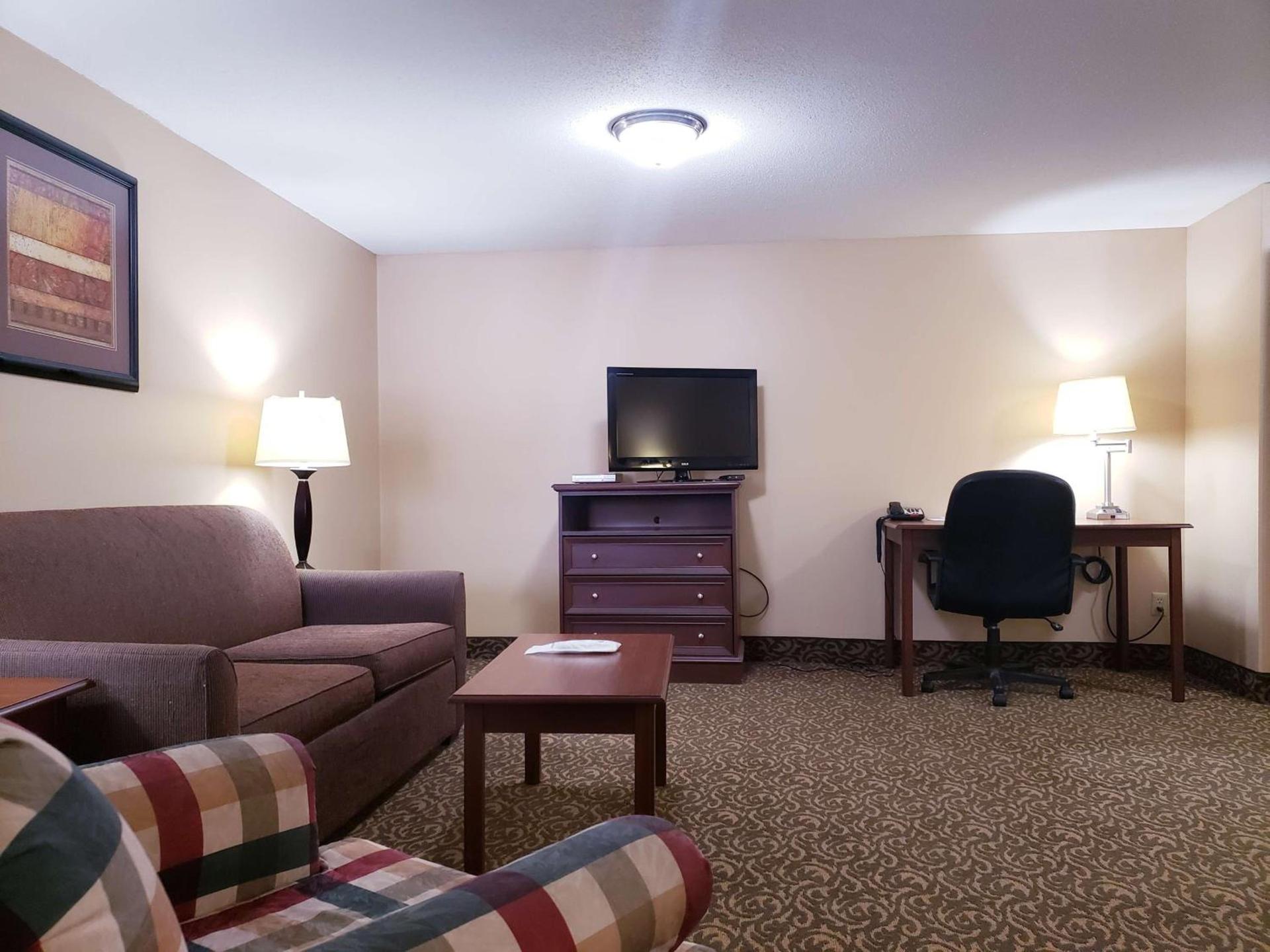 Quality Inn & Suites Black River Falls I-94 photo 15