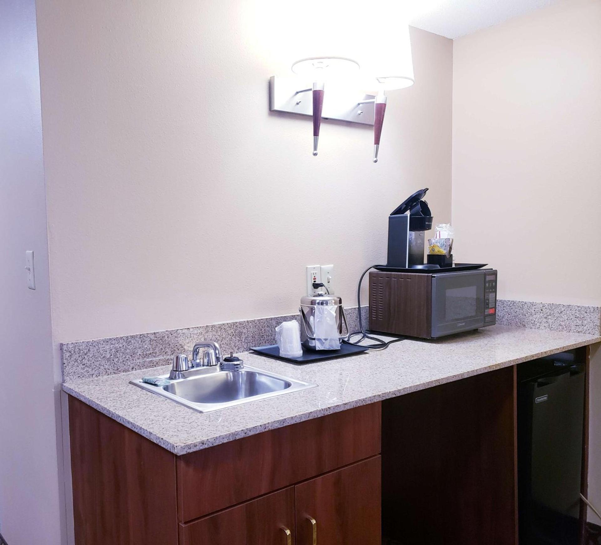 Quality Inn & Suites Black River Falls I-94 photo 16
