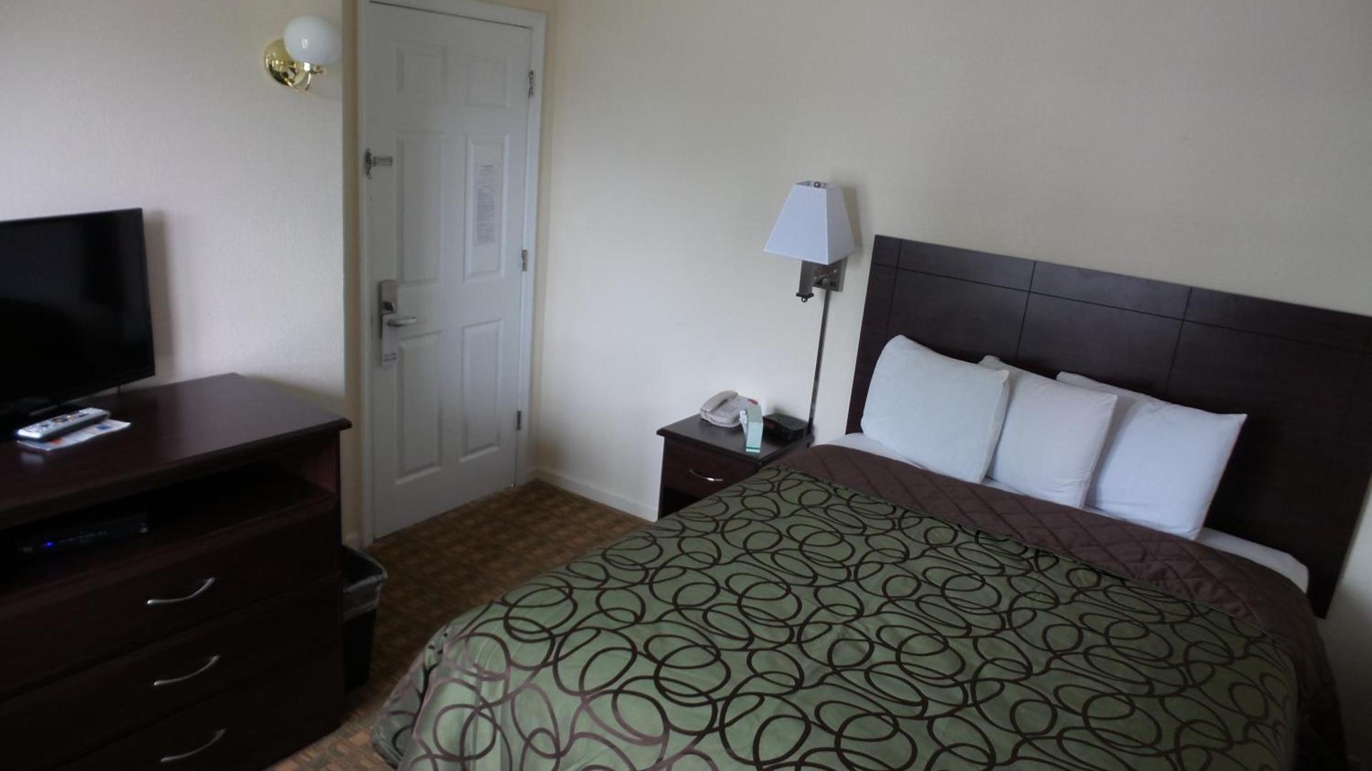 Sea Girt Lodge photo 20