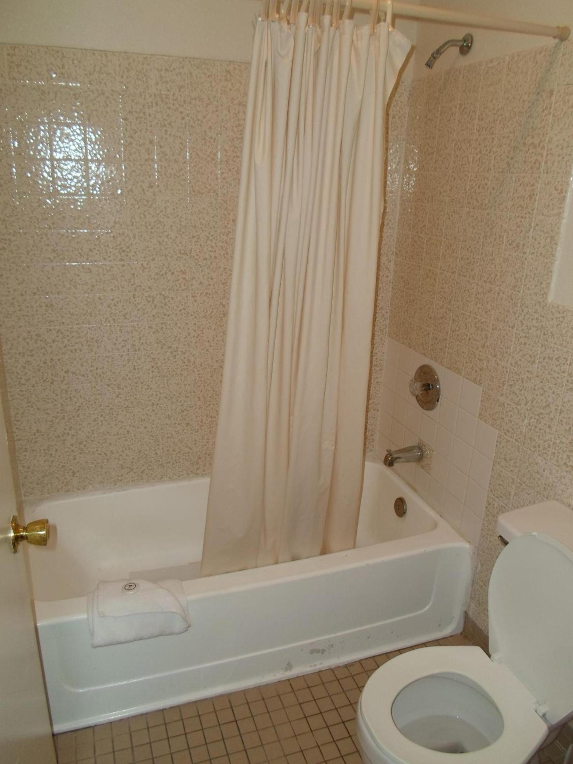 EZ 8 Motel Newark photo 14