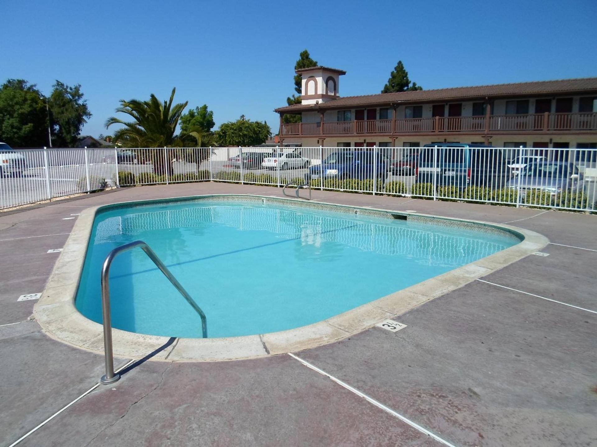 EZ 8 Motel Newark photo 3