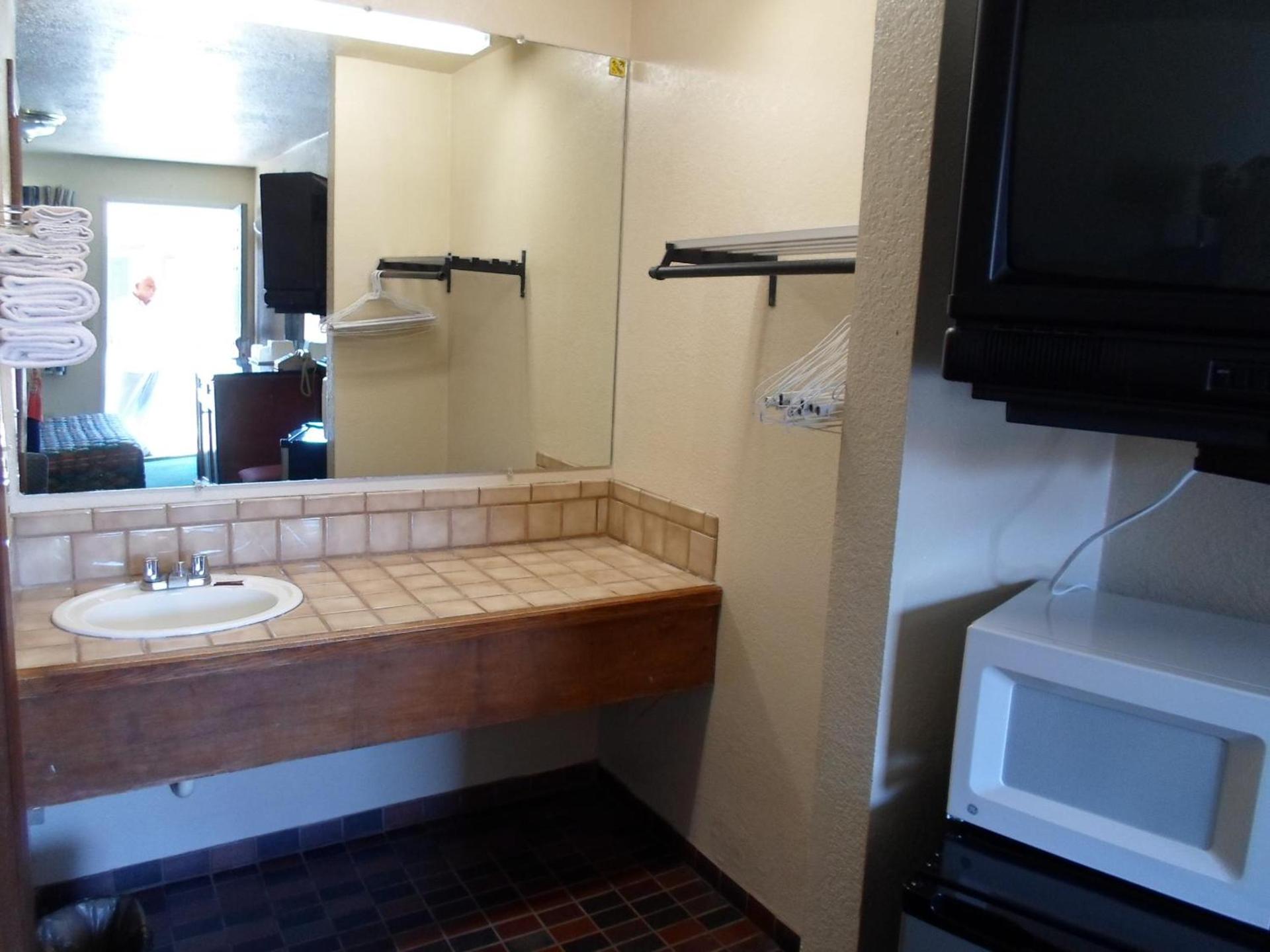 Budget Inn Morgan Hill photo 33