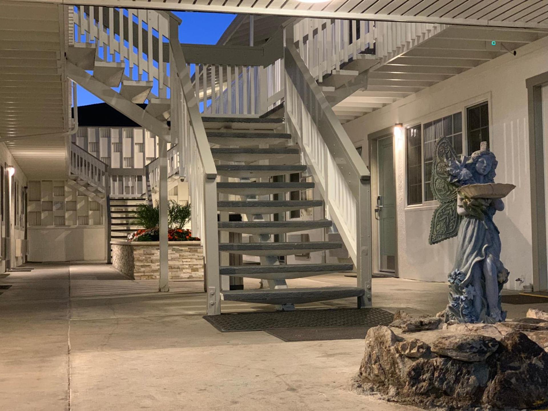 Stargazer Hotel — hotel in Monterey
