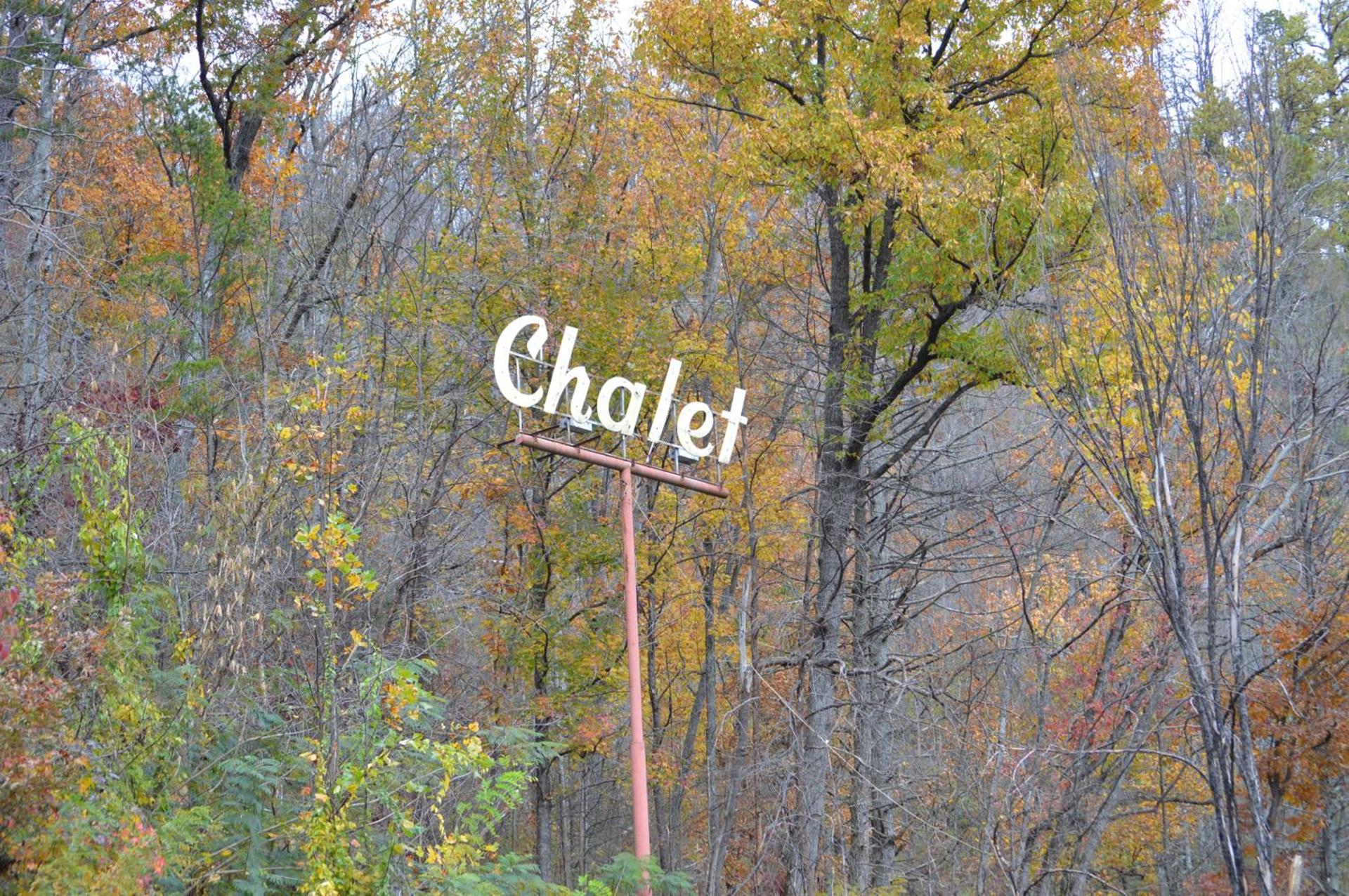 Fabulous Chalet Inn photo 57