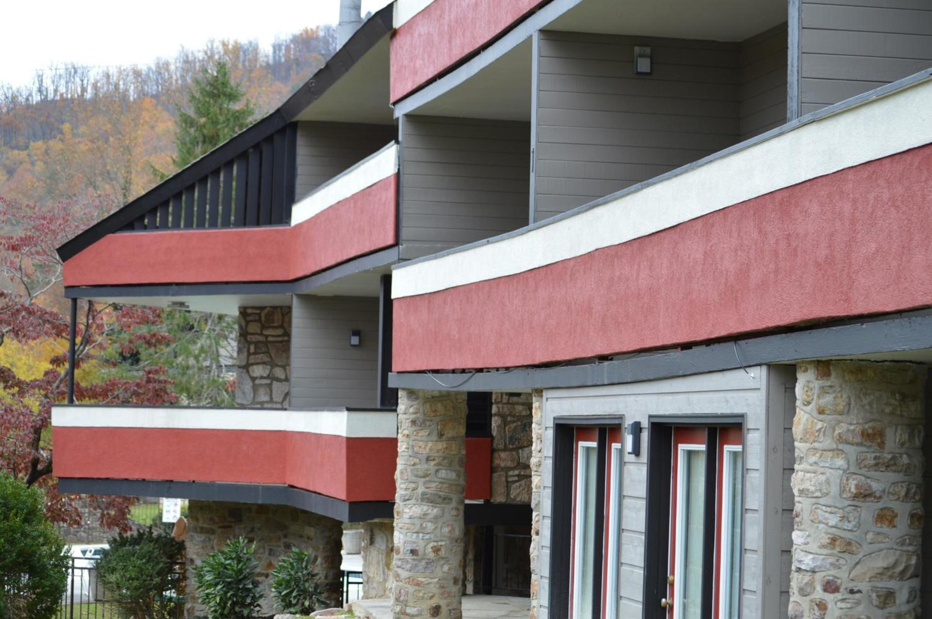 Fabulous Chalet Inn photo 63