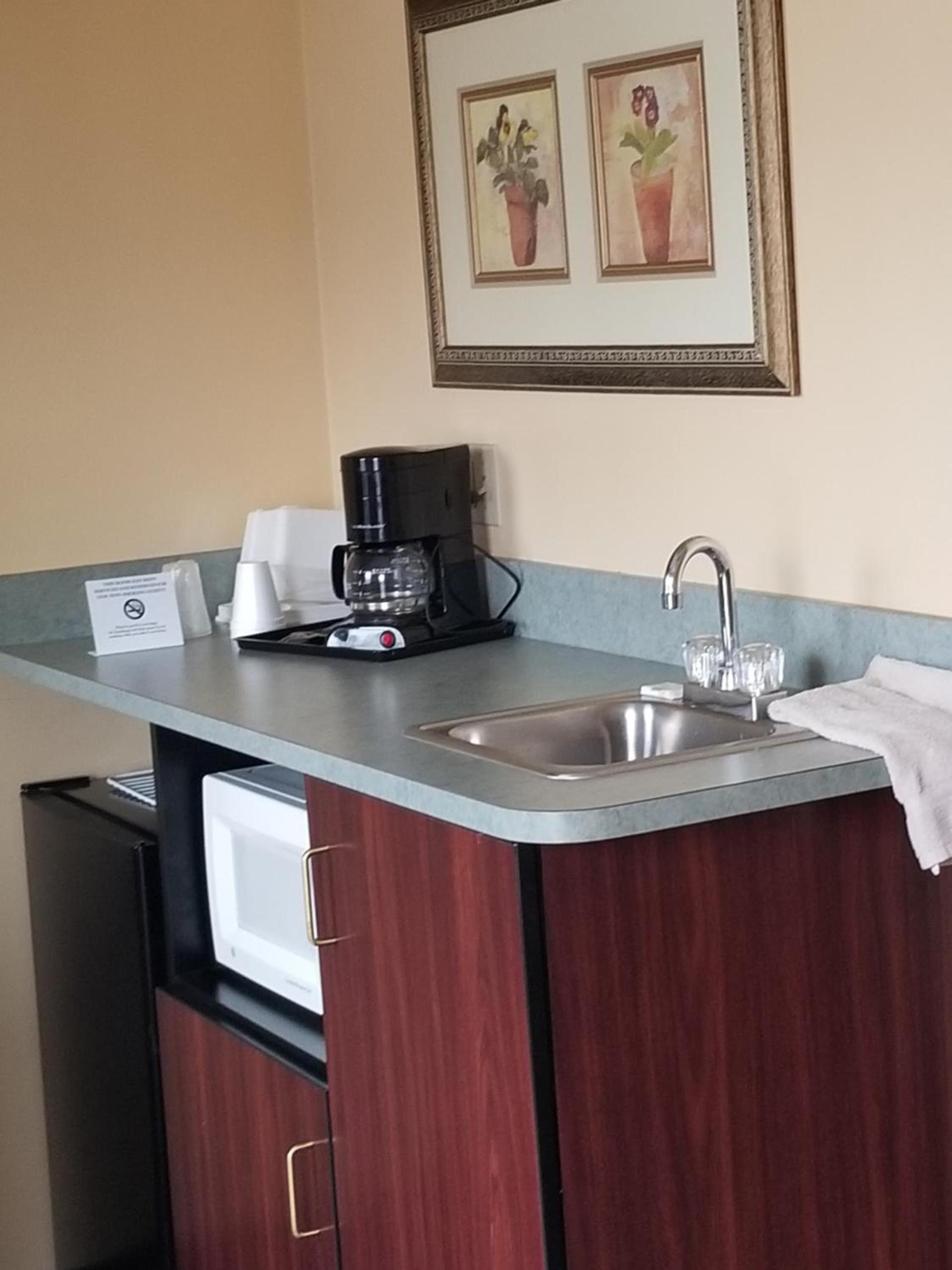 Perry-O Inn & Suites photo 4