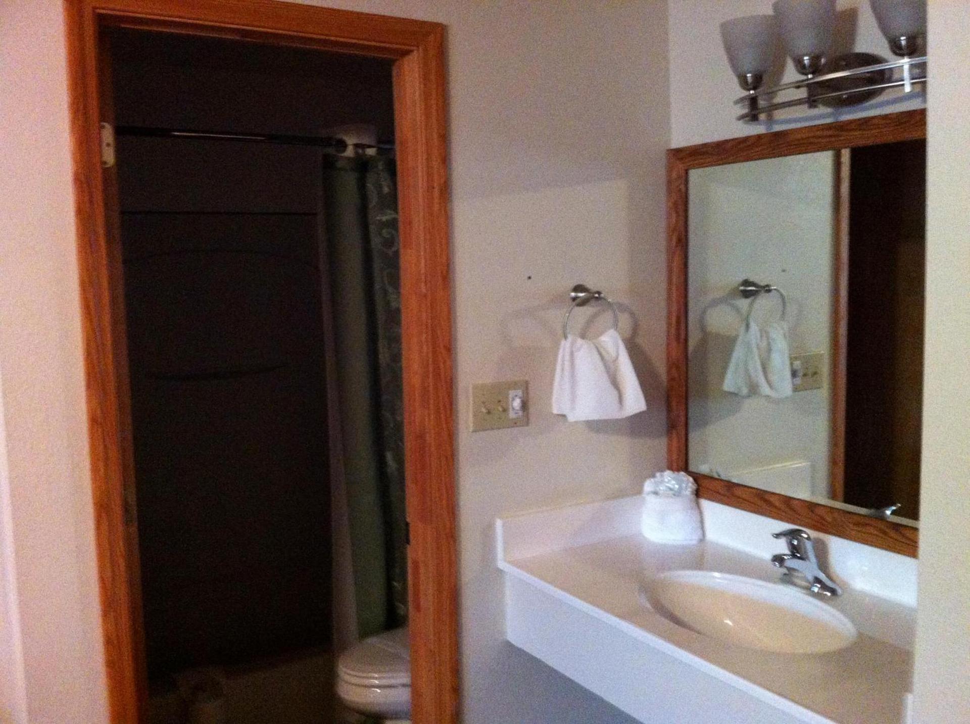 Legacy Inn photo 9