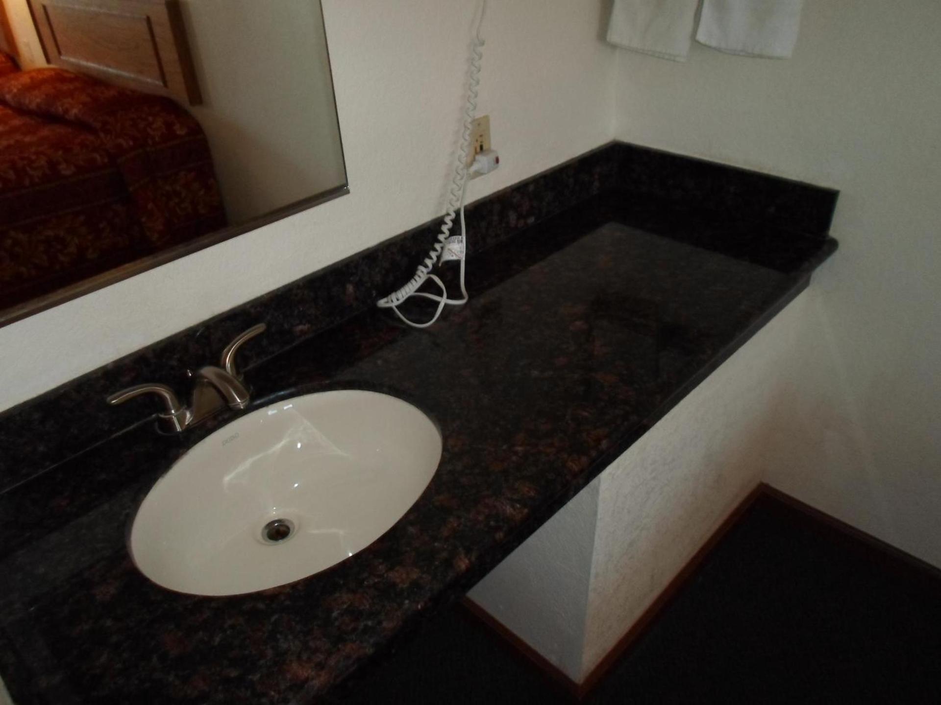 Economy Inn Morgan Hill photo 6