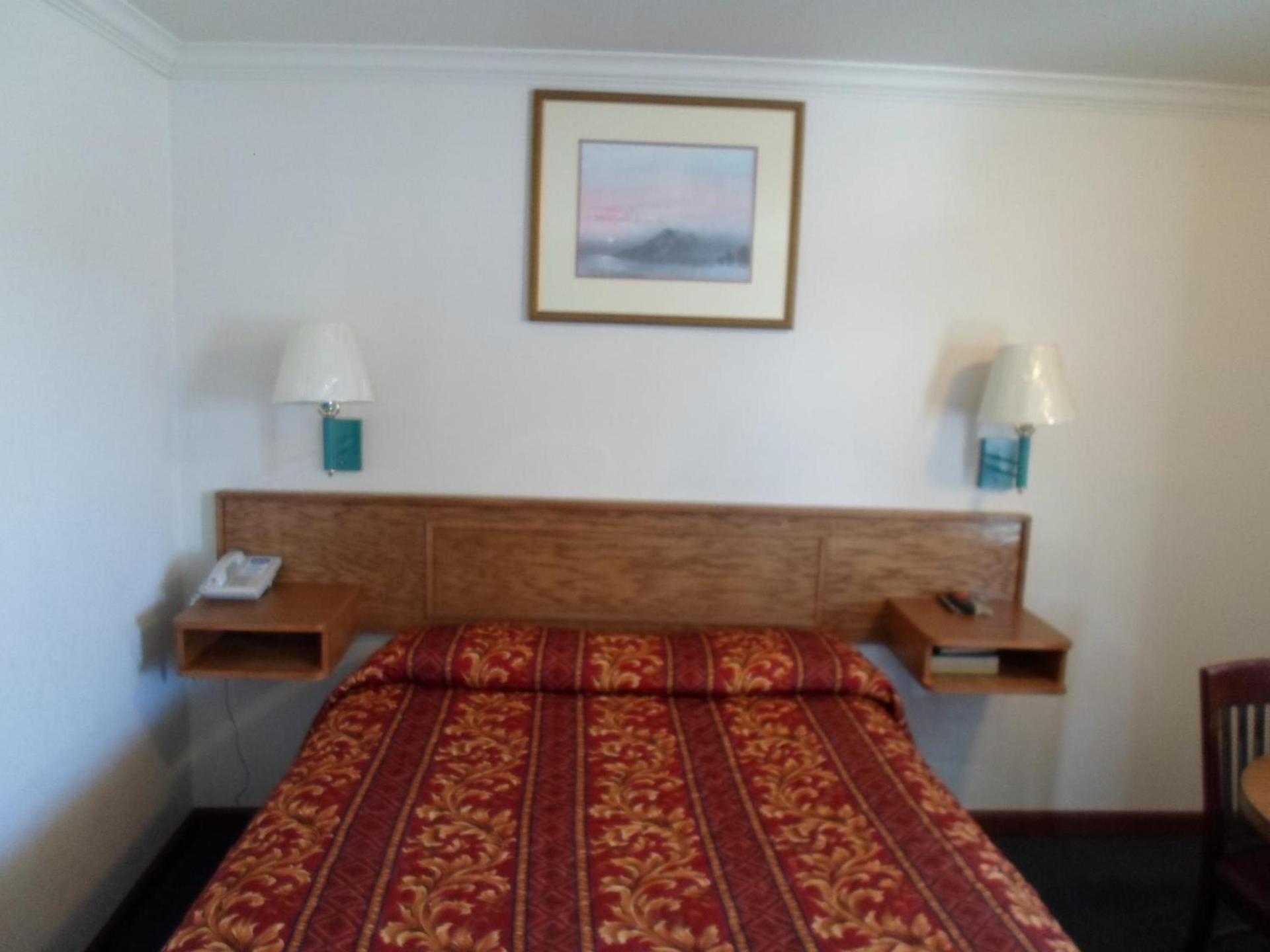 Economy Inn Morgan Hill photo 13