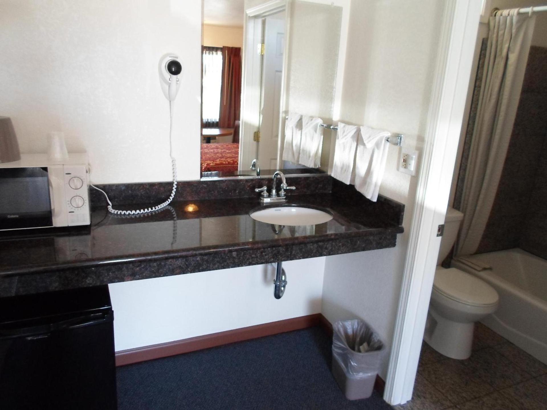 Economy Inn Morgan Hill photo 19