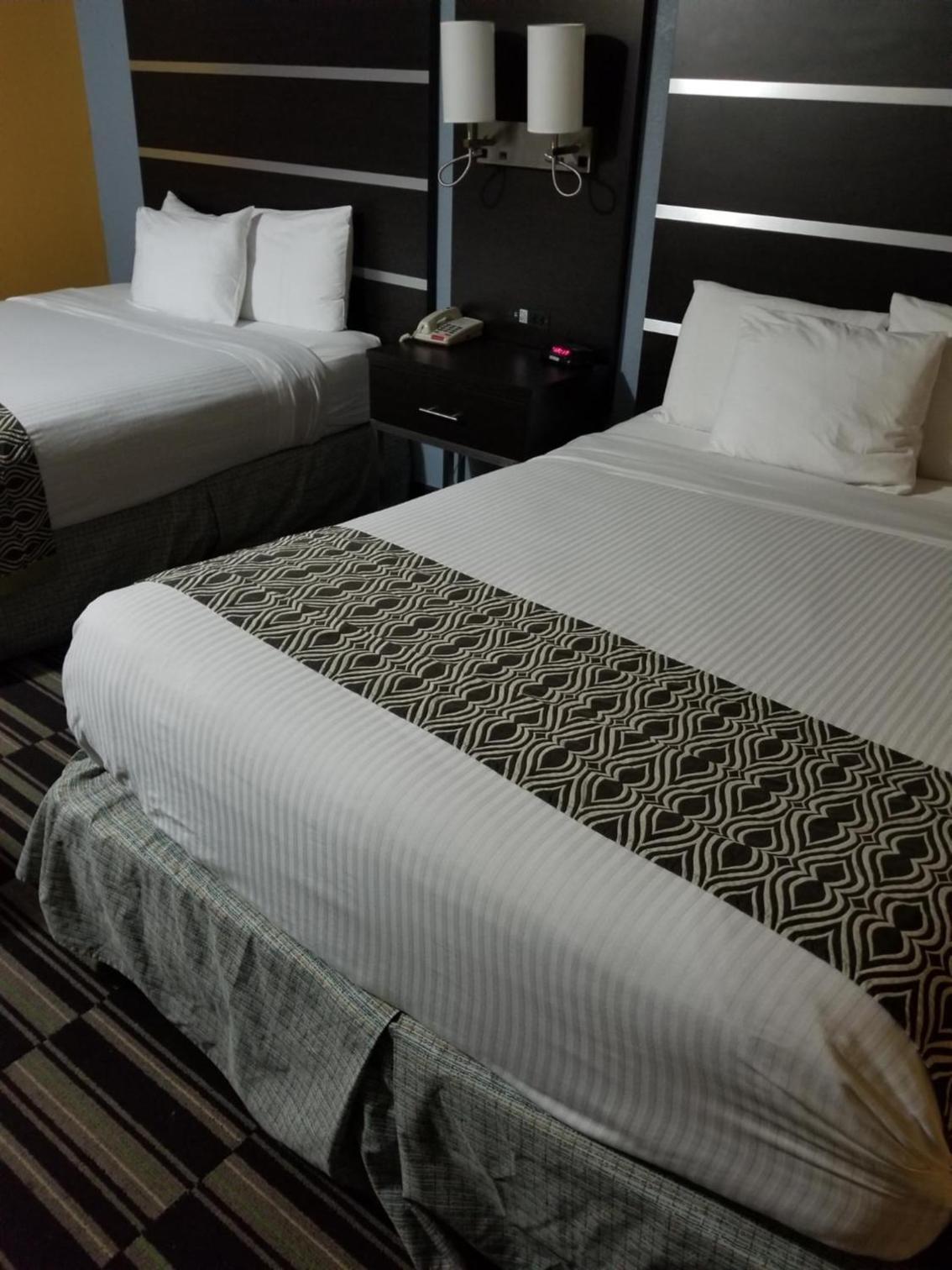 Microtel Inn & Suites by Wyndham Riverside photo 20