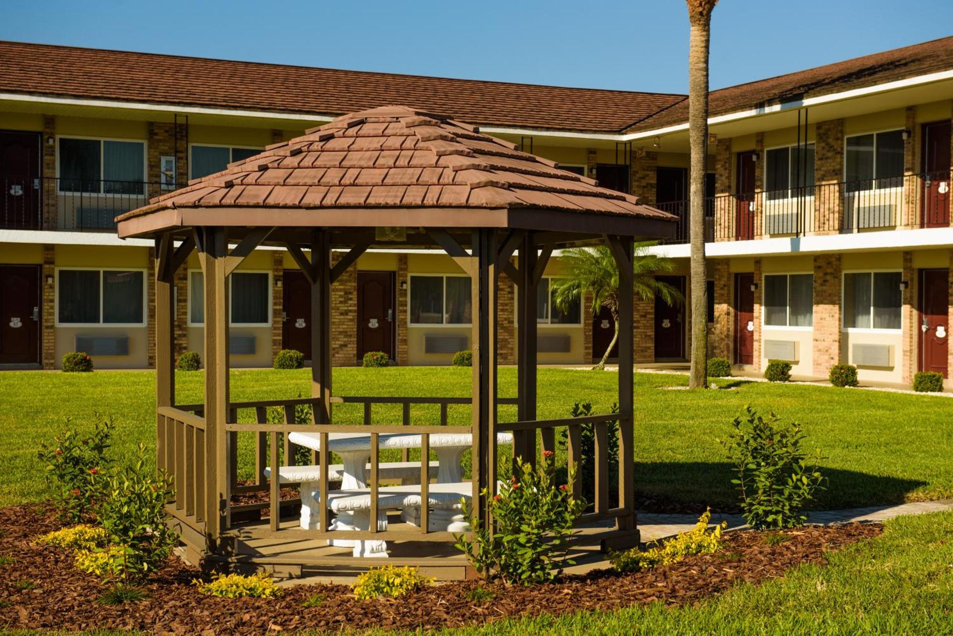 Roadstar Hotel Zephyrhills photo 14