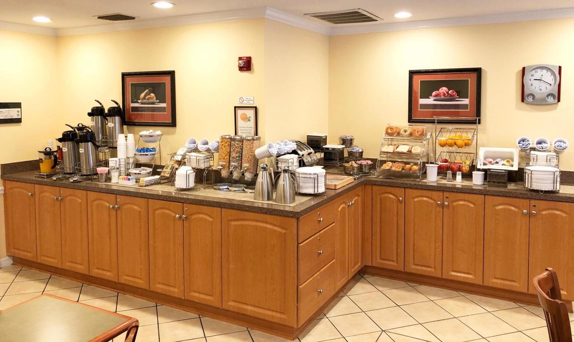 Roadstar Hotel Zephyrhills photo 23