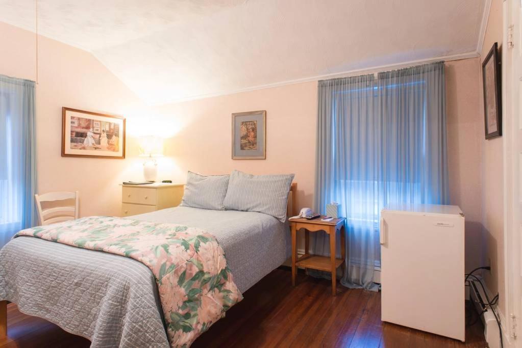 The Coolidge Corner Guest House: A Brookline Bed and Breakfast photo 44