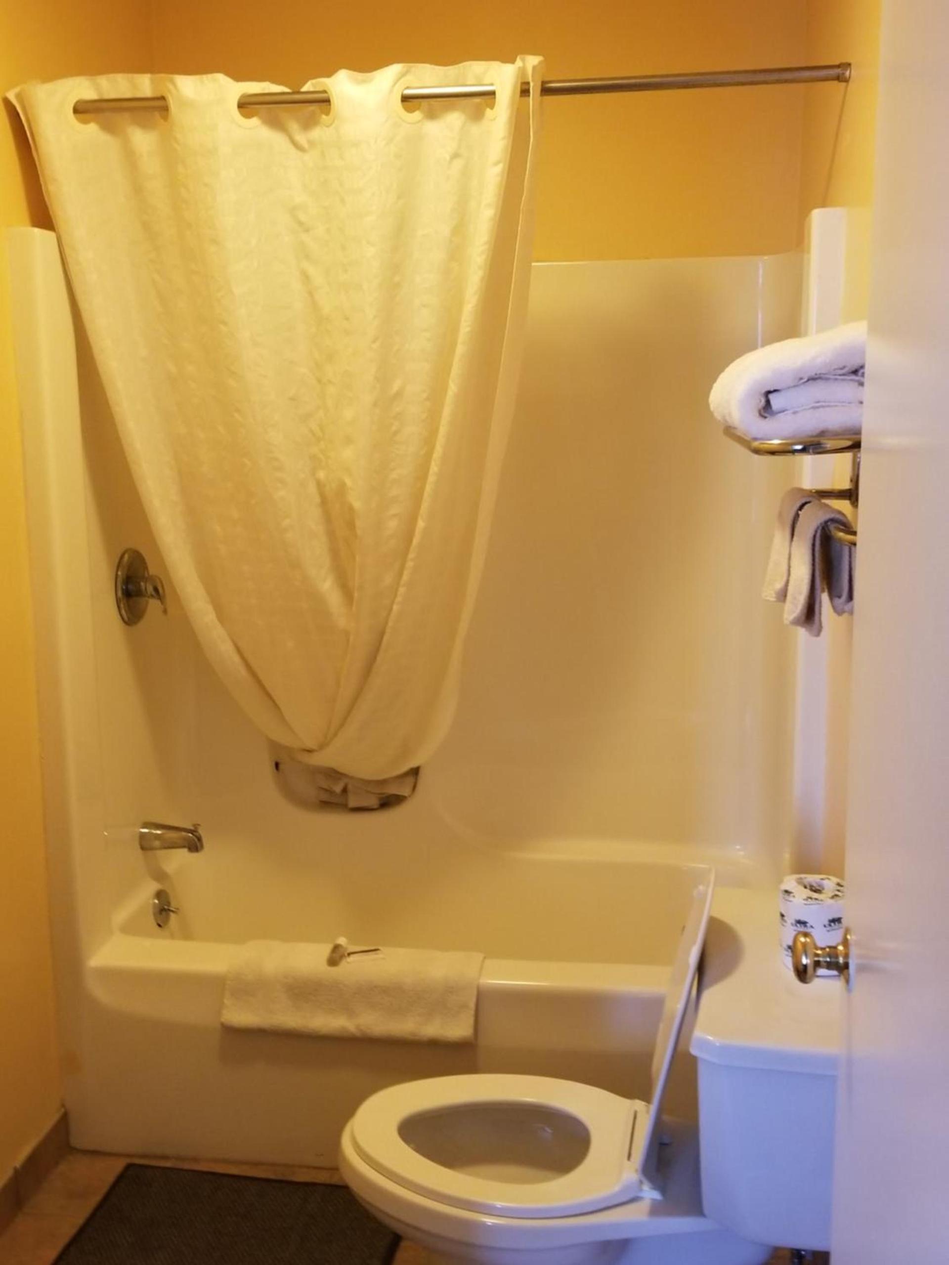 Perry-O Inn & Suites photo 5