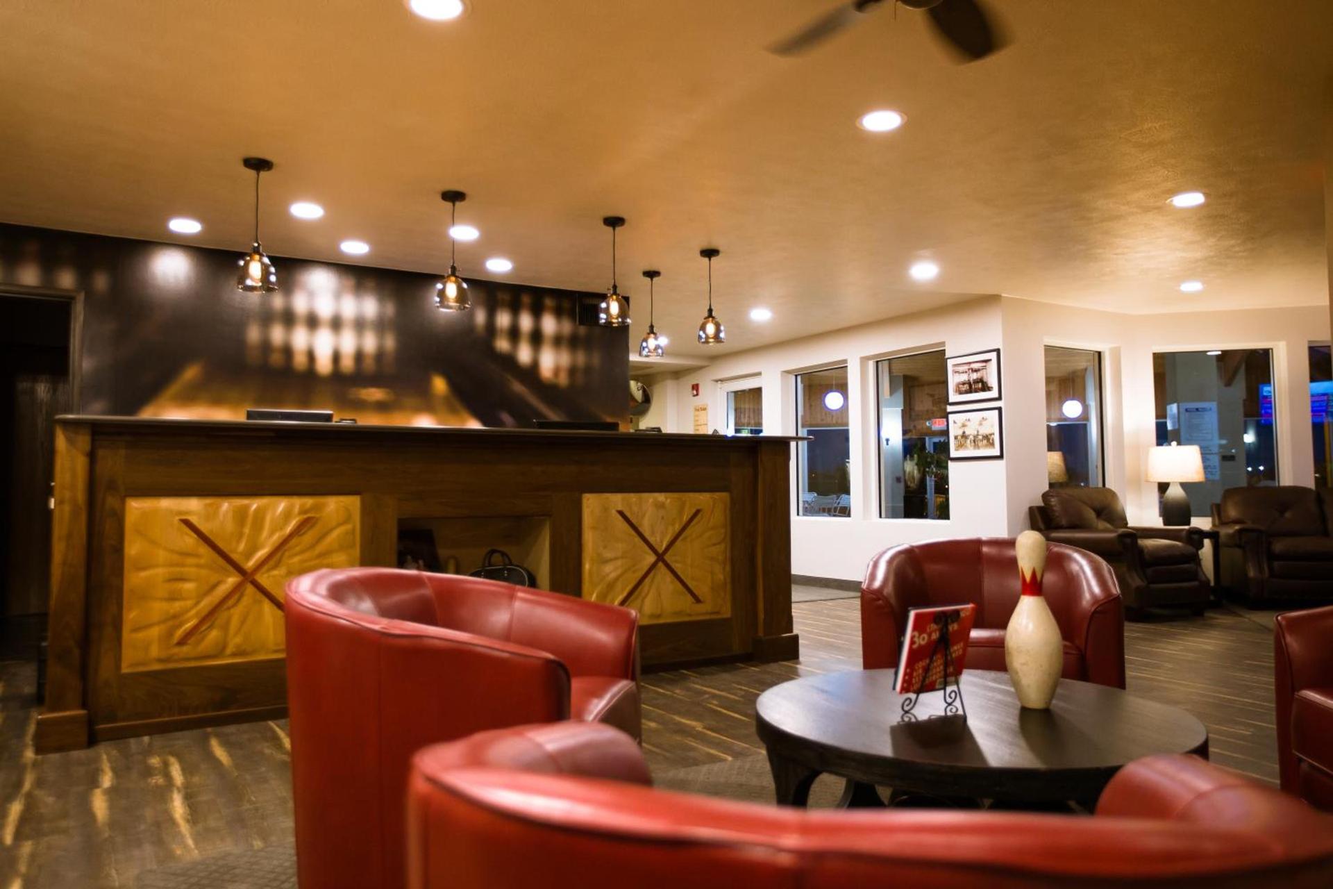 Ten Pin Inn & Suites photo 8