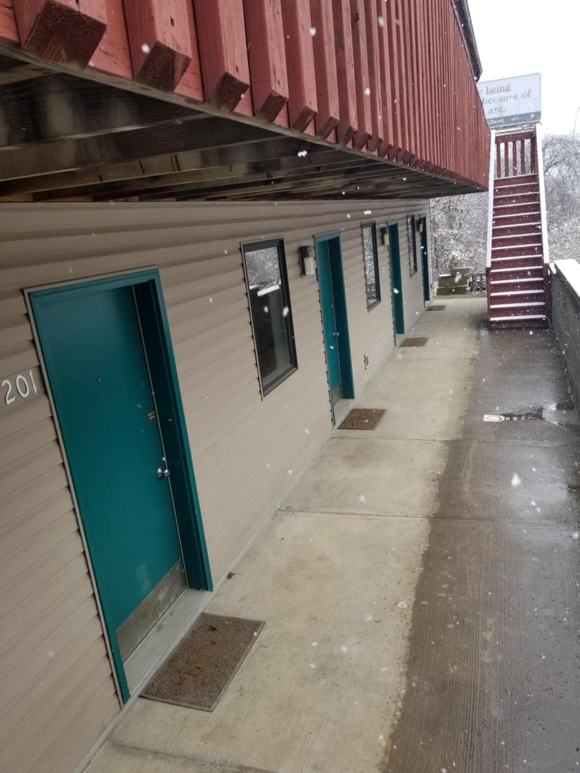 Perry-O Inn & Suites photo 1