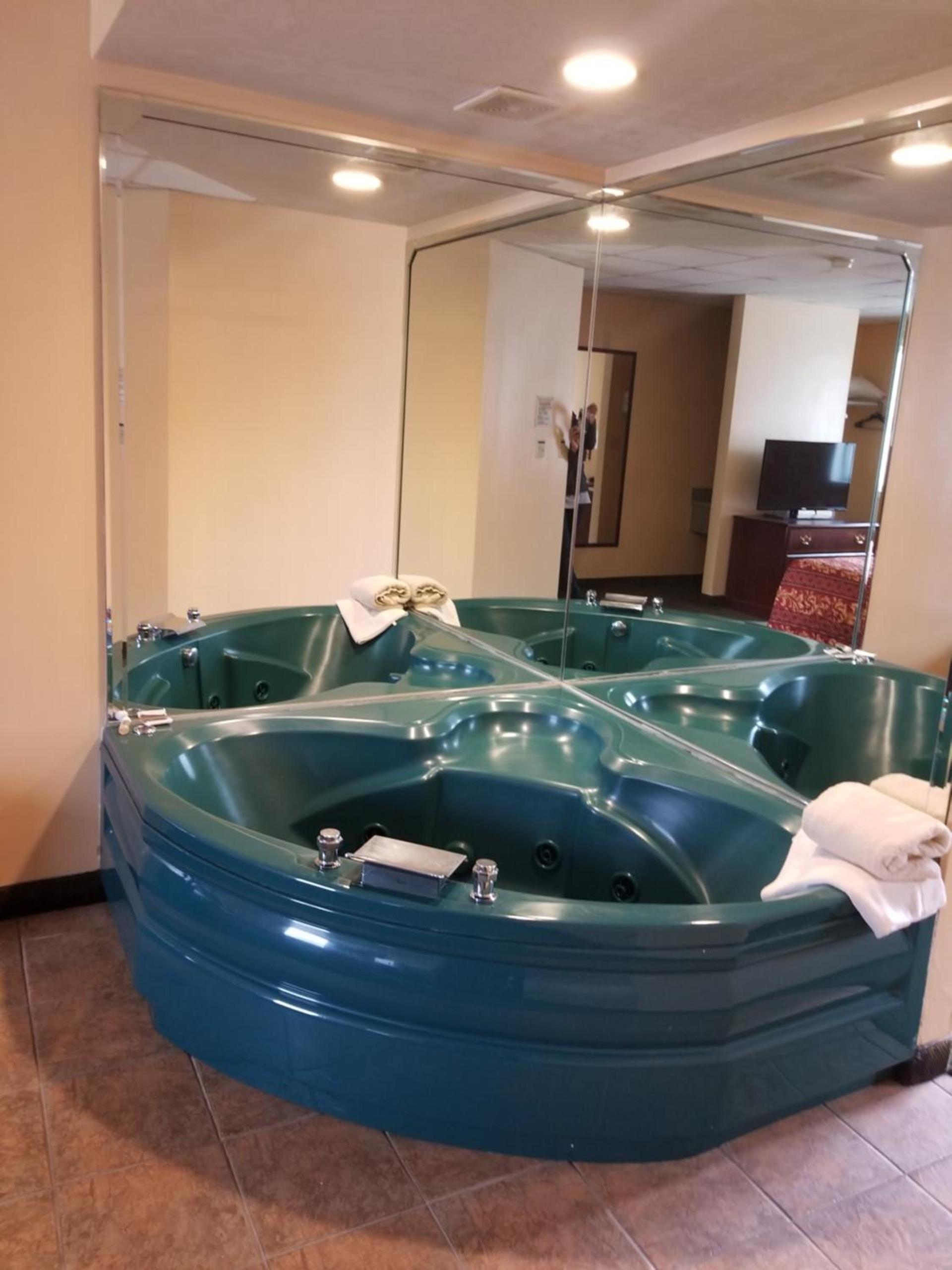 Perry-O Inn & Suites photo 13