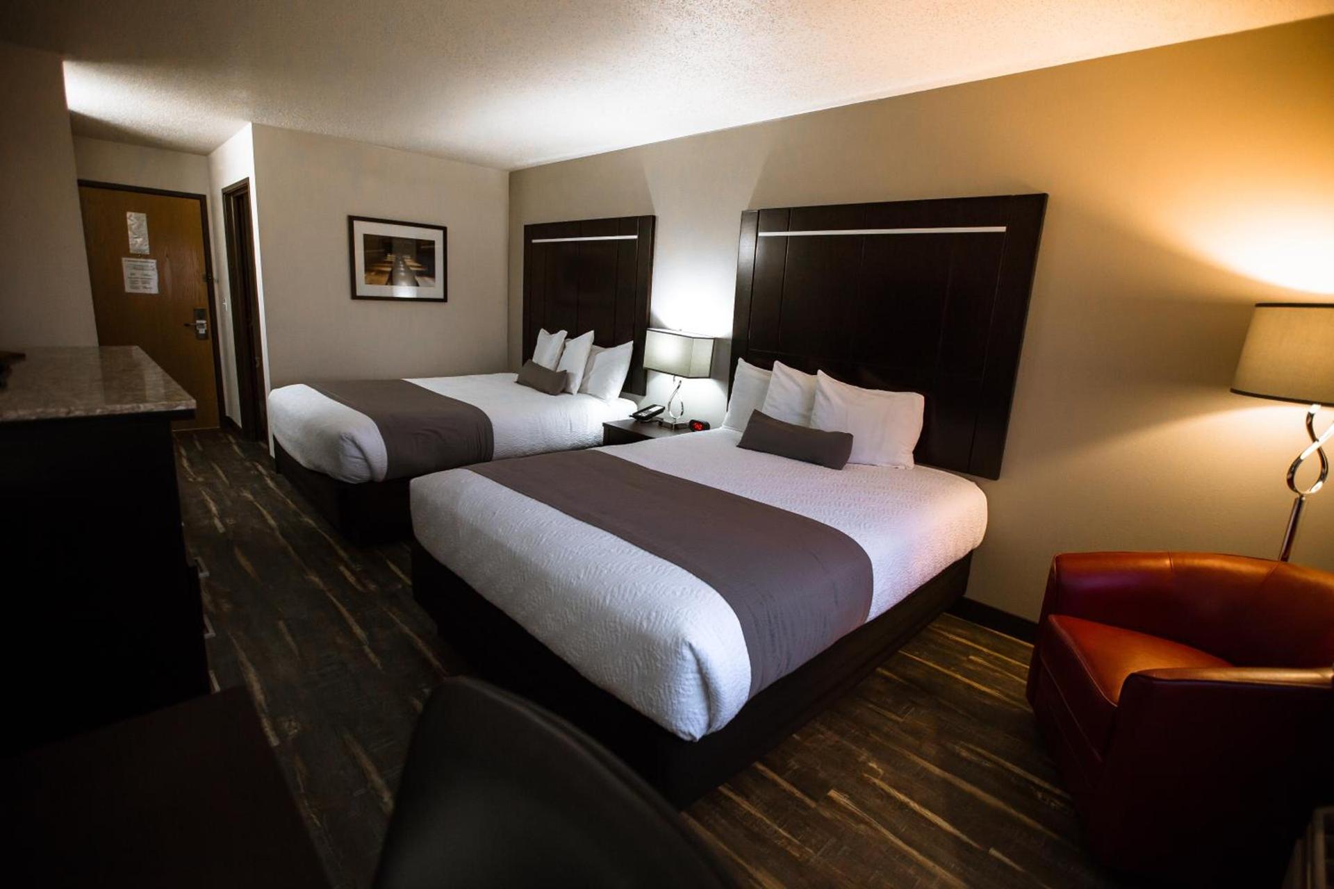 Ten Pin Inn & Suites photo 24