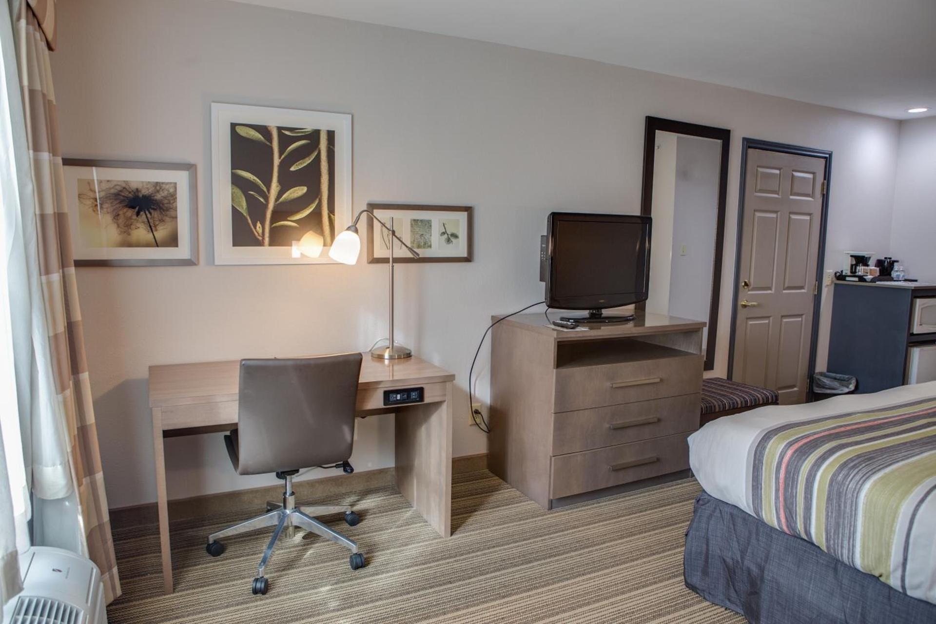 Country Inn & Suites by Radisson, Harlingen, TX photo 8